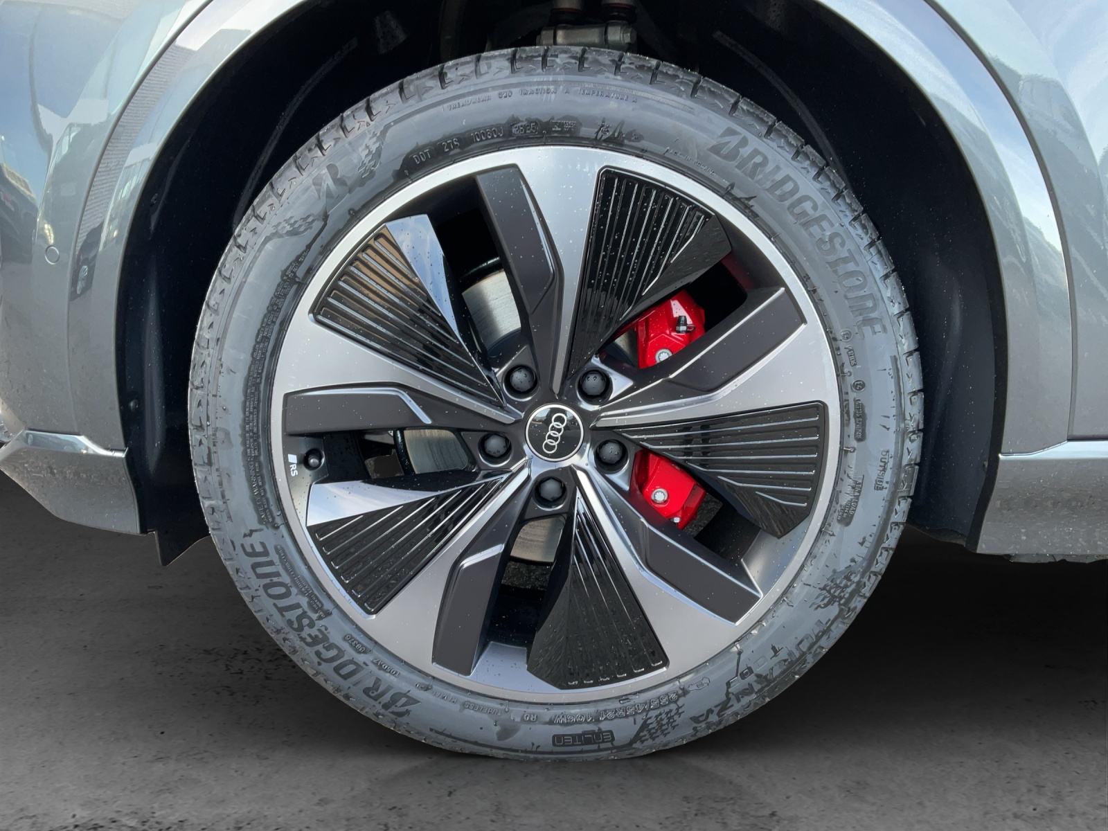 AUDI Q6 e-tron quattro - 13