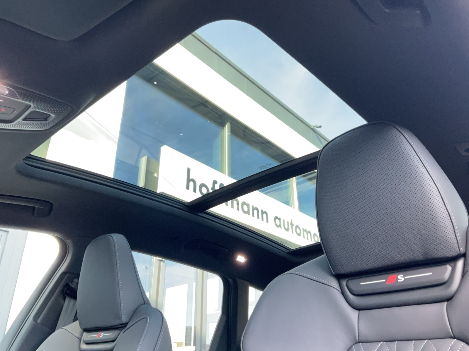 AUDI Q6 e-tron quattro - 15