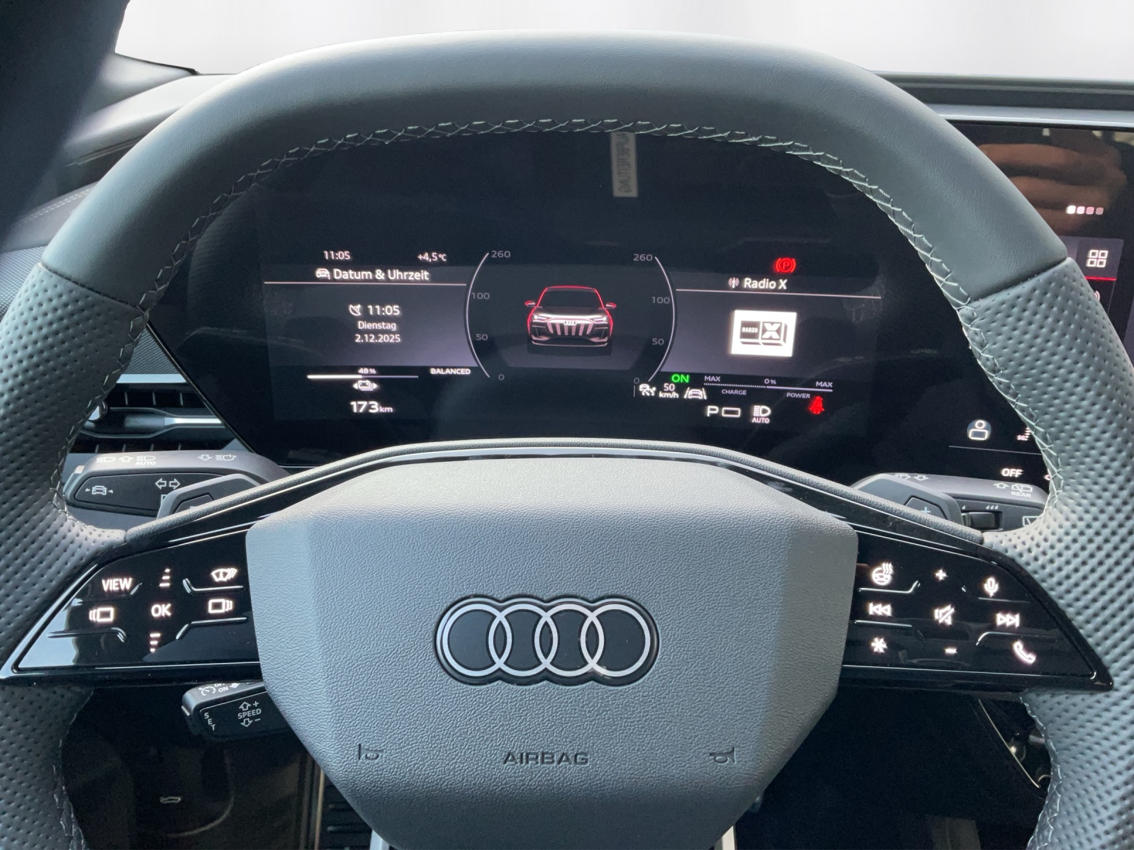 AUDI Q6 e-tron quattro - 8