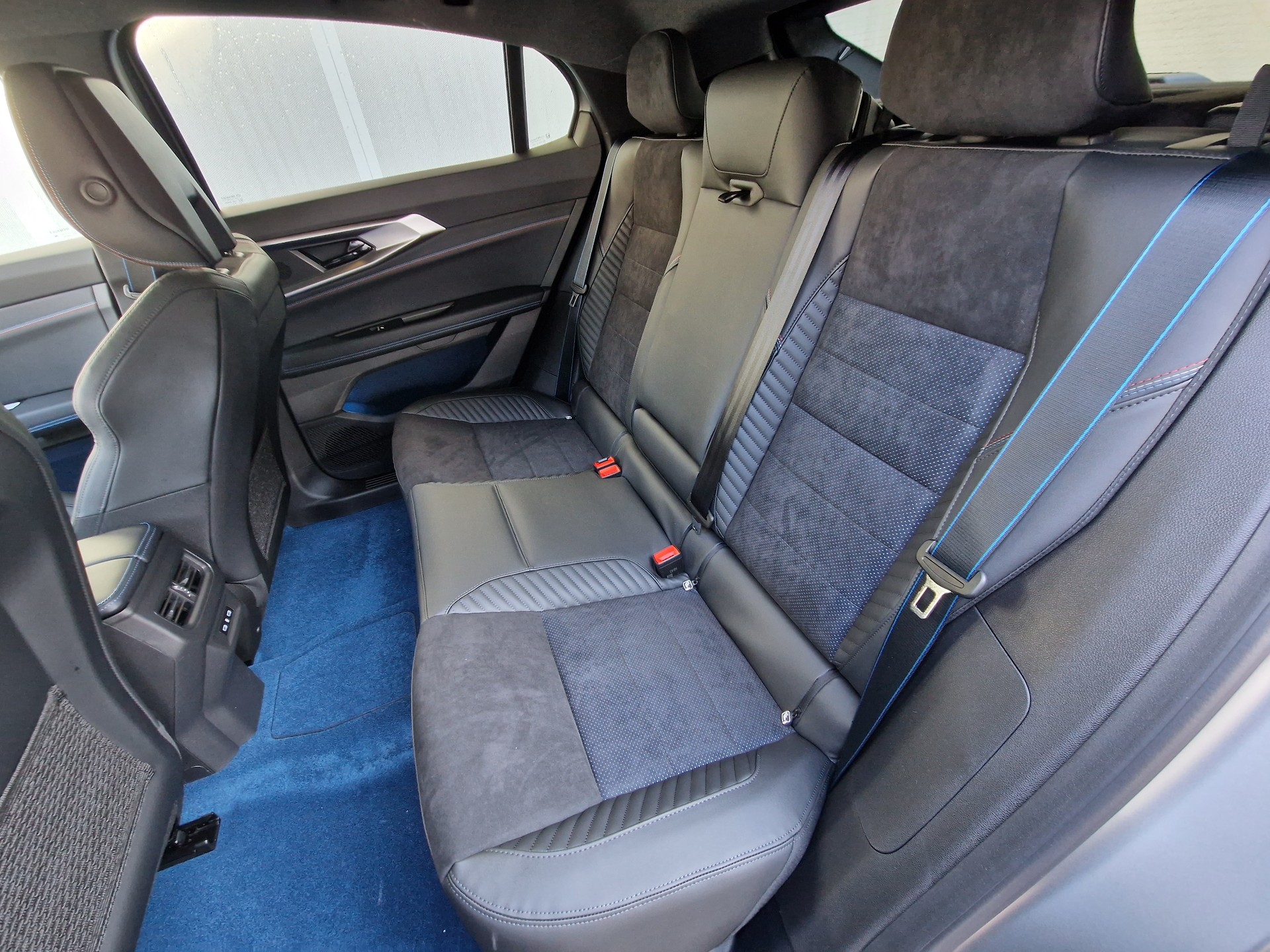 RENAULT Rafale 1.2 E-Tech Plug-in Hybrid 300 4x4 Atelier Alpine - 6