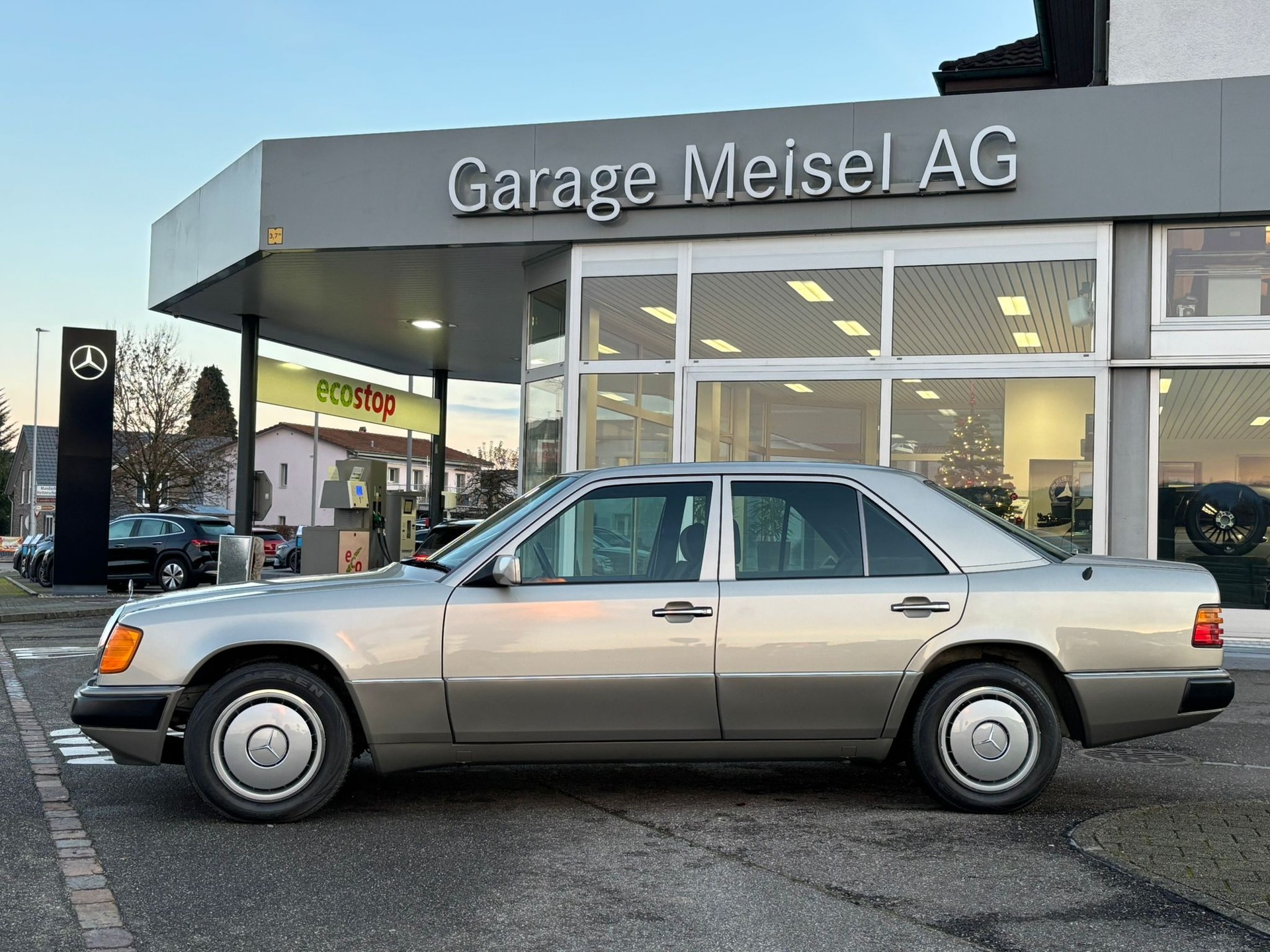 MERCEDES-BENZ 230 E - 6