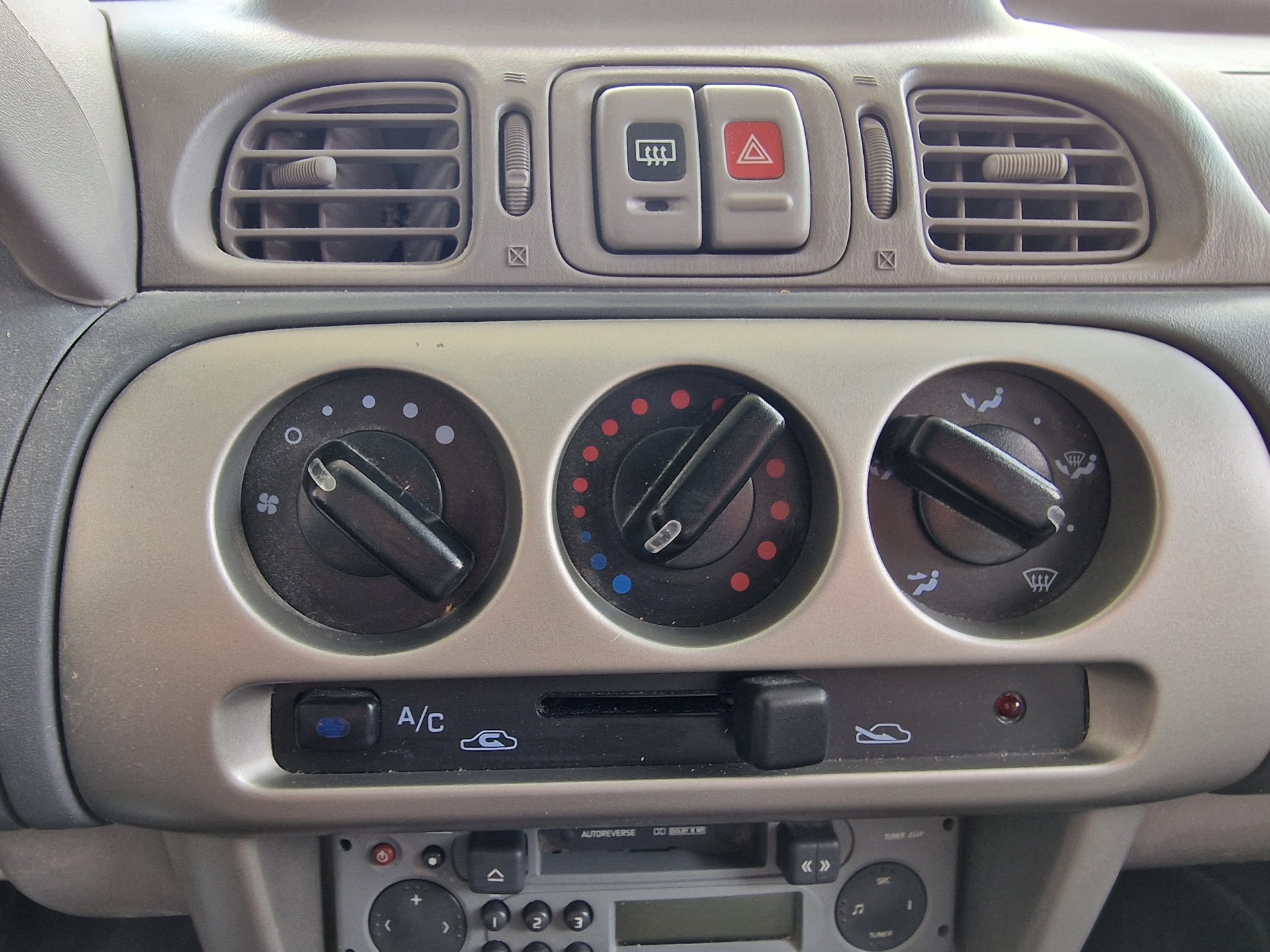 NISSAN Micra 1.4 Comfort Frisch MFK 12Mt Garantie - 9