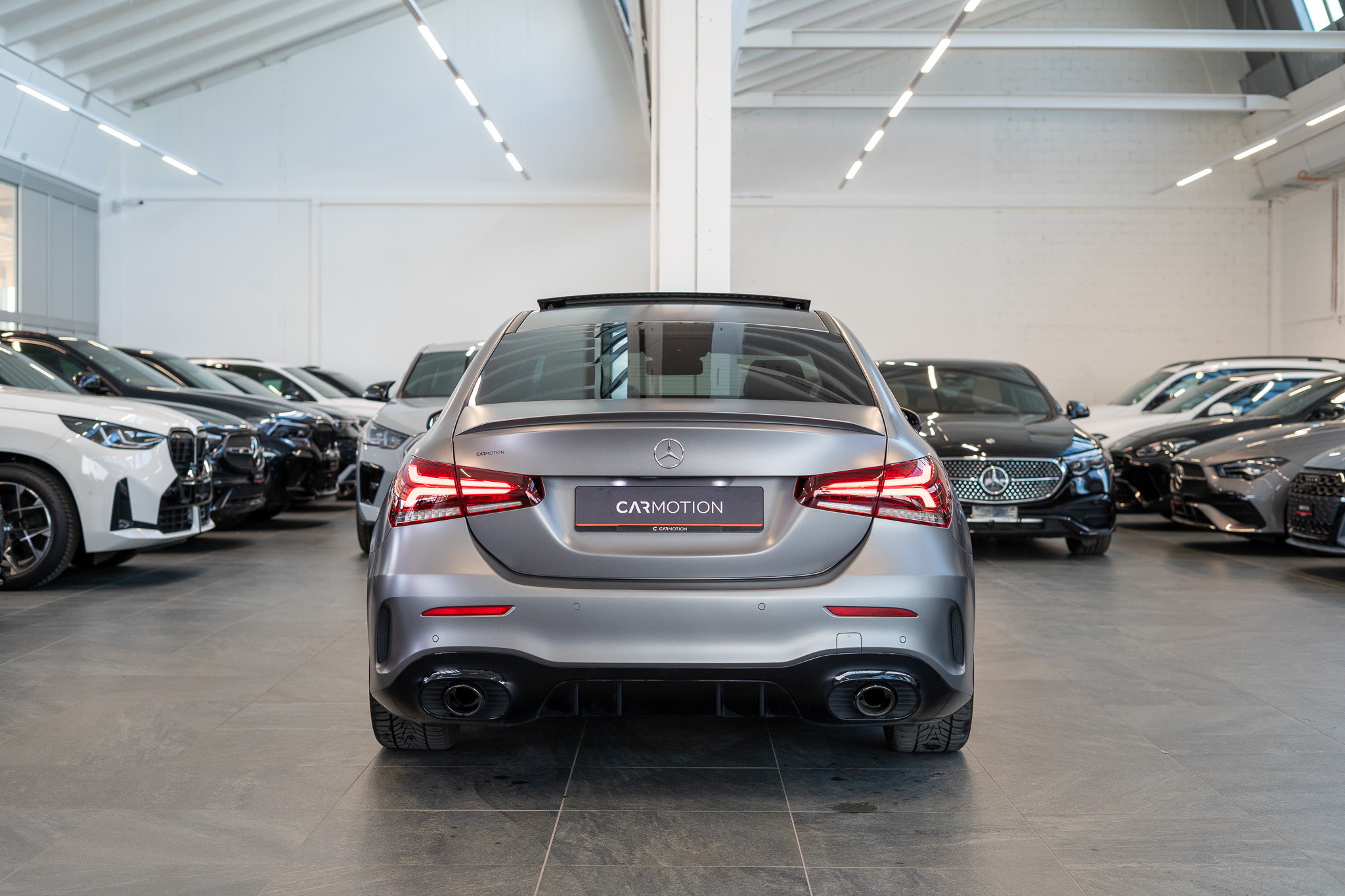 A 35 AMG 4matic Limousine / Frozen Grey / Panorama-Schiebedach / Ambiente-beleuchtung