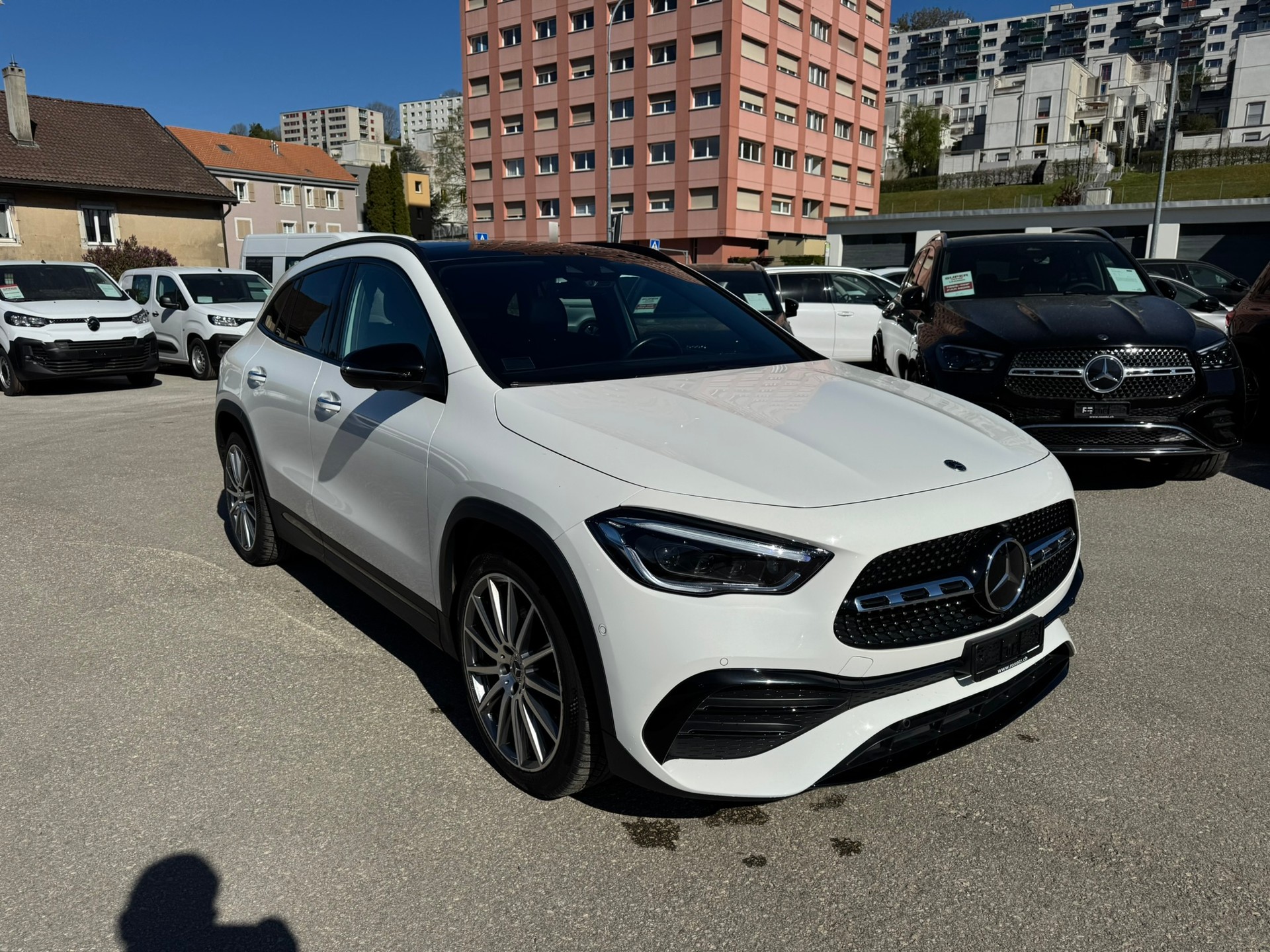 MERCEDES-BENZ GLA 200 4Matic AMG Line 8G-DCT - 2