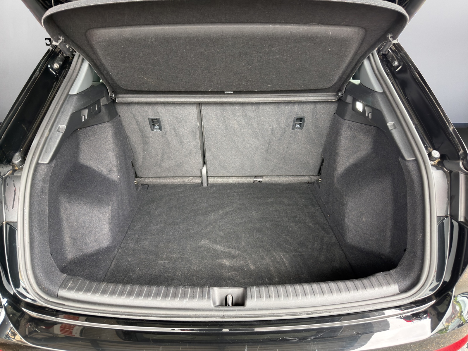 AUDI Q4 e-tron 40 - 12