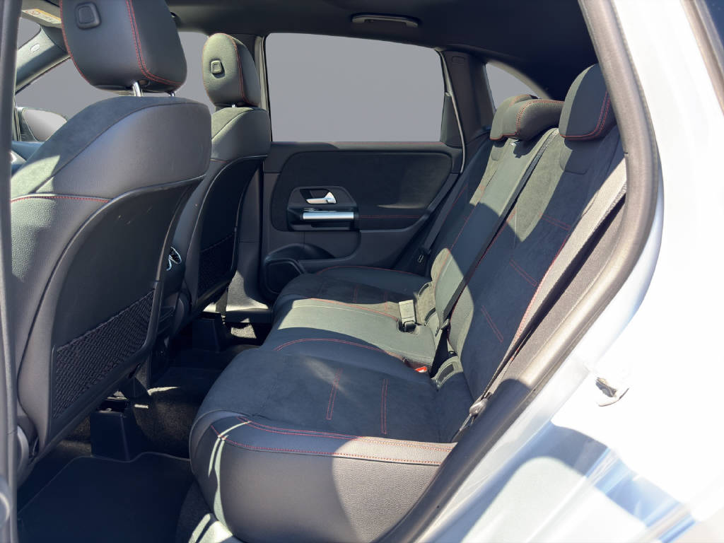 MERCEDES-BENZ B 250 AMG Line 4matic - 14