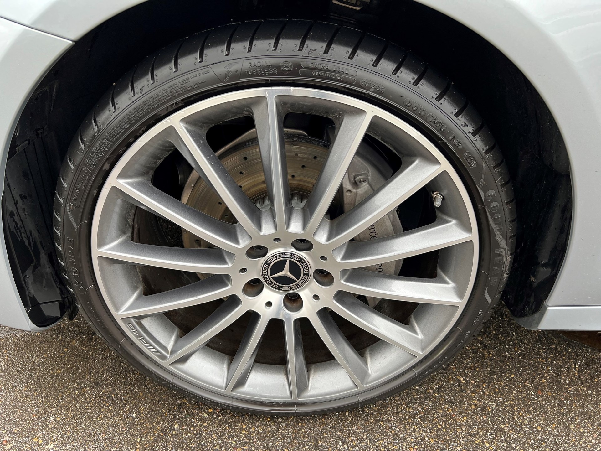 MERCEDES-BENZ E 220 d AMG Line - 20