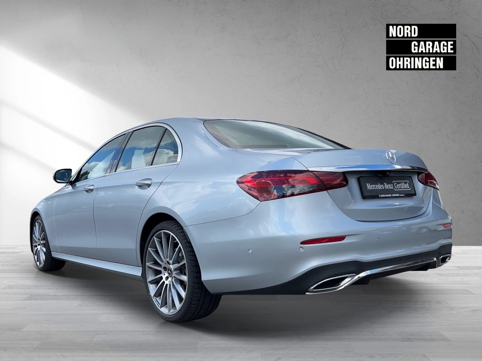 MERCEDES-BENZ E 220 d AMG Line - 3