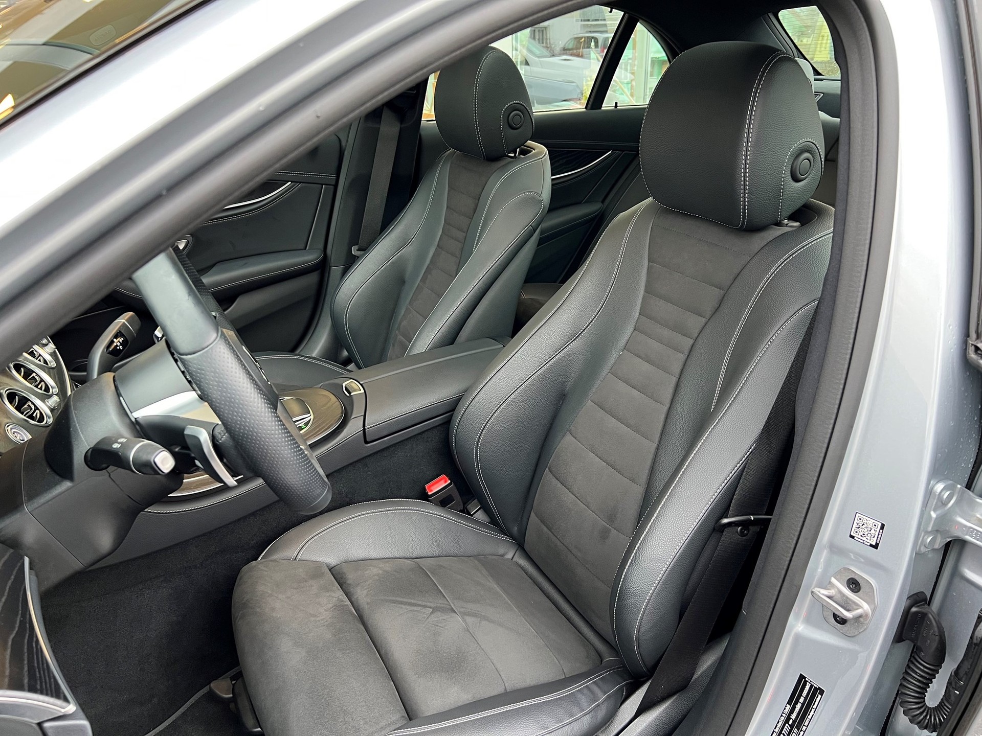 MERCEDES-BENZ E 220 d AMG Line - 8