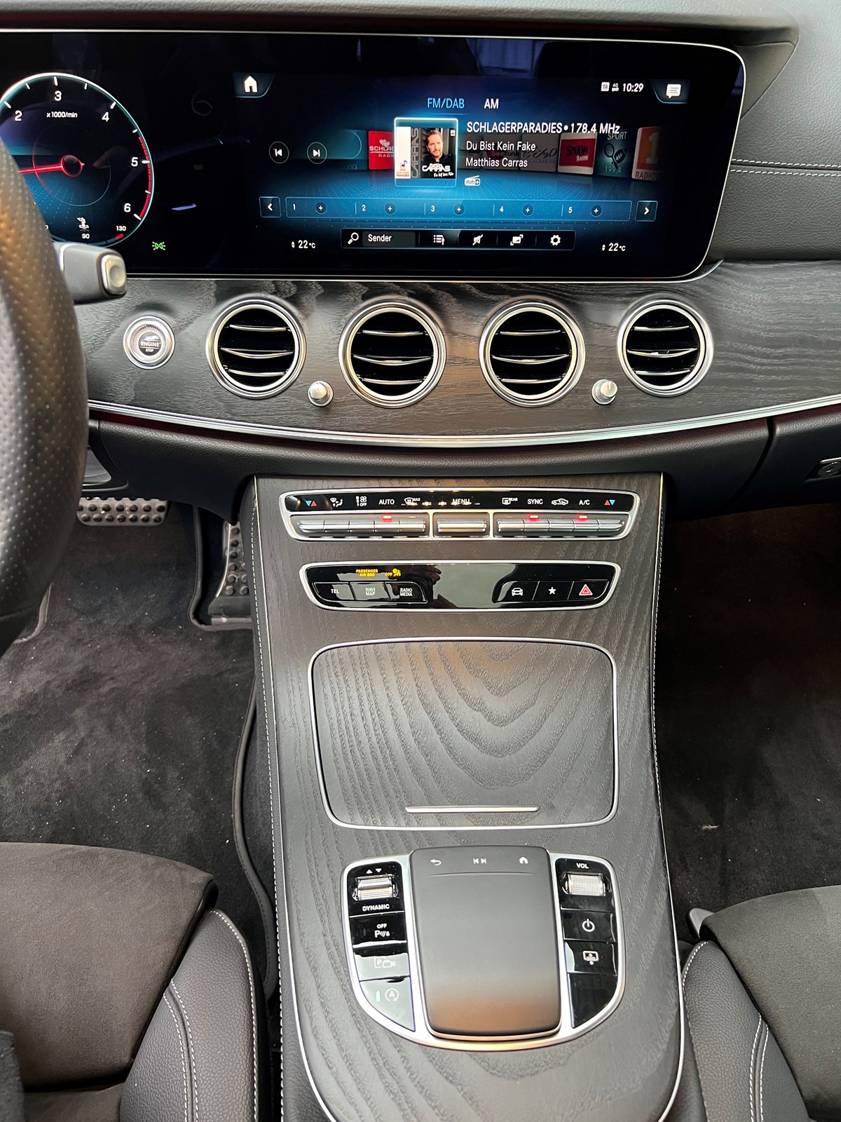 MERCEDES-BENZ E 220 d AMG Line - 11