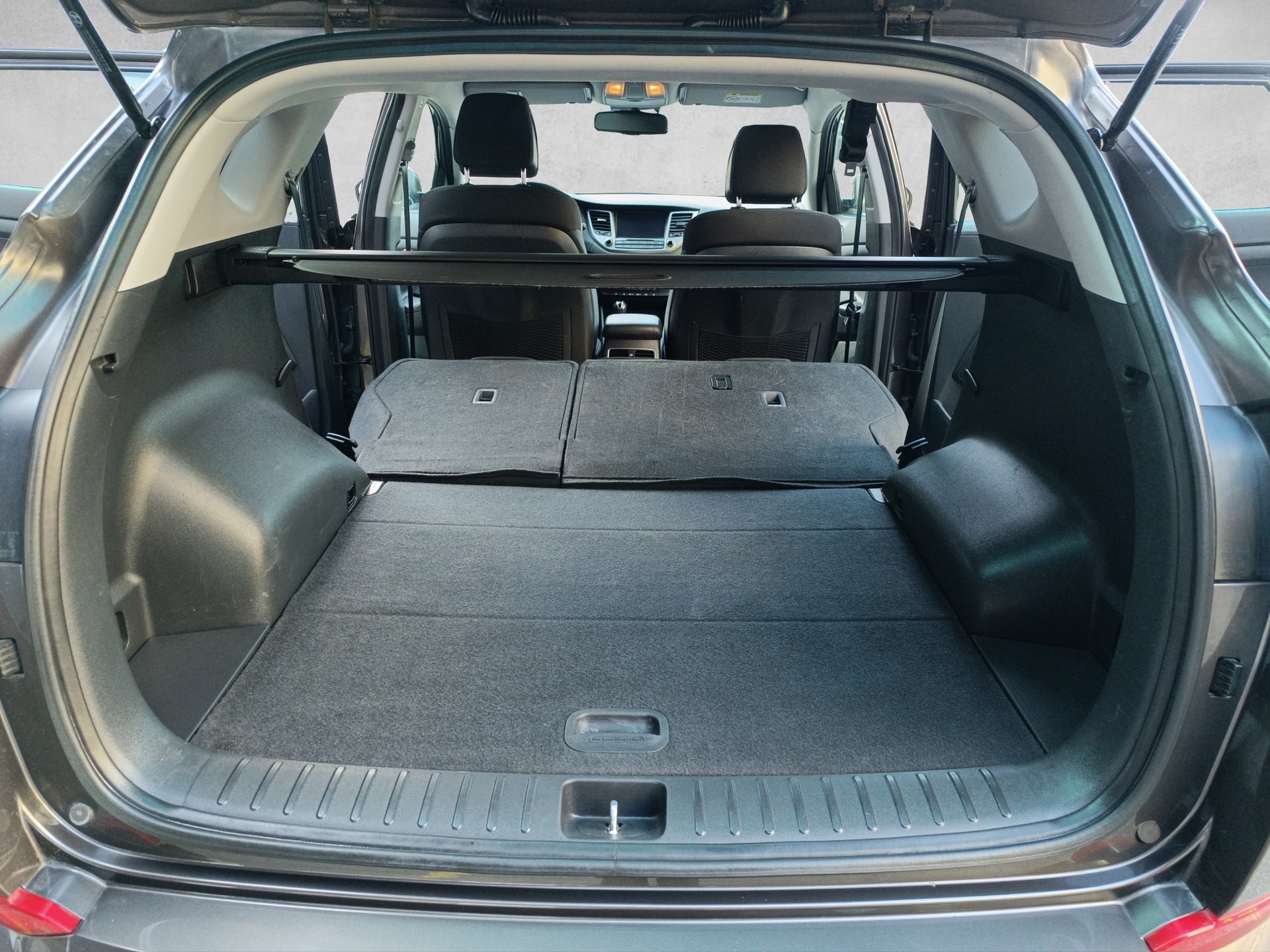 HYUNDAI Tucson 2.0 CRDI Launch Edition 4WD Automatic - 16