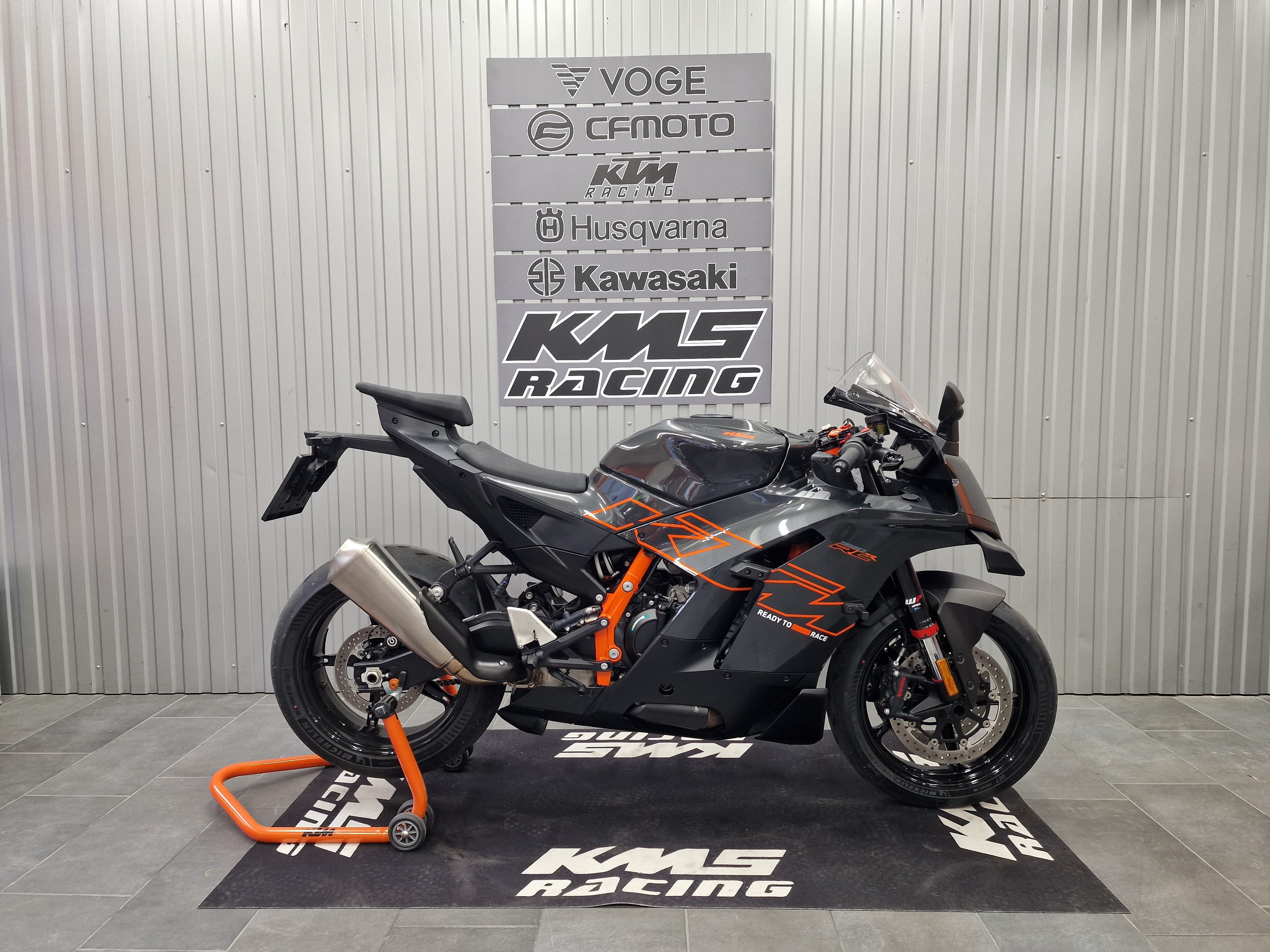 KTM 990