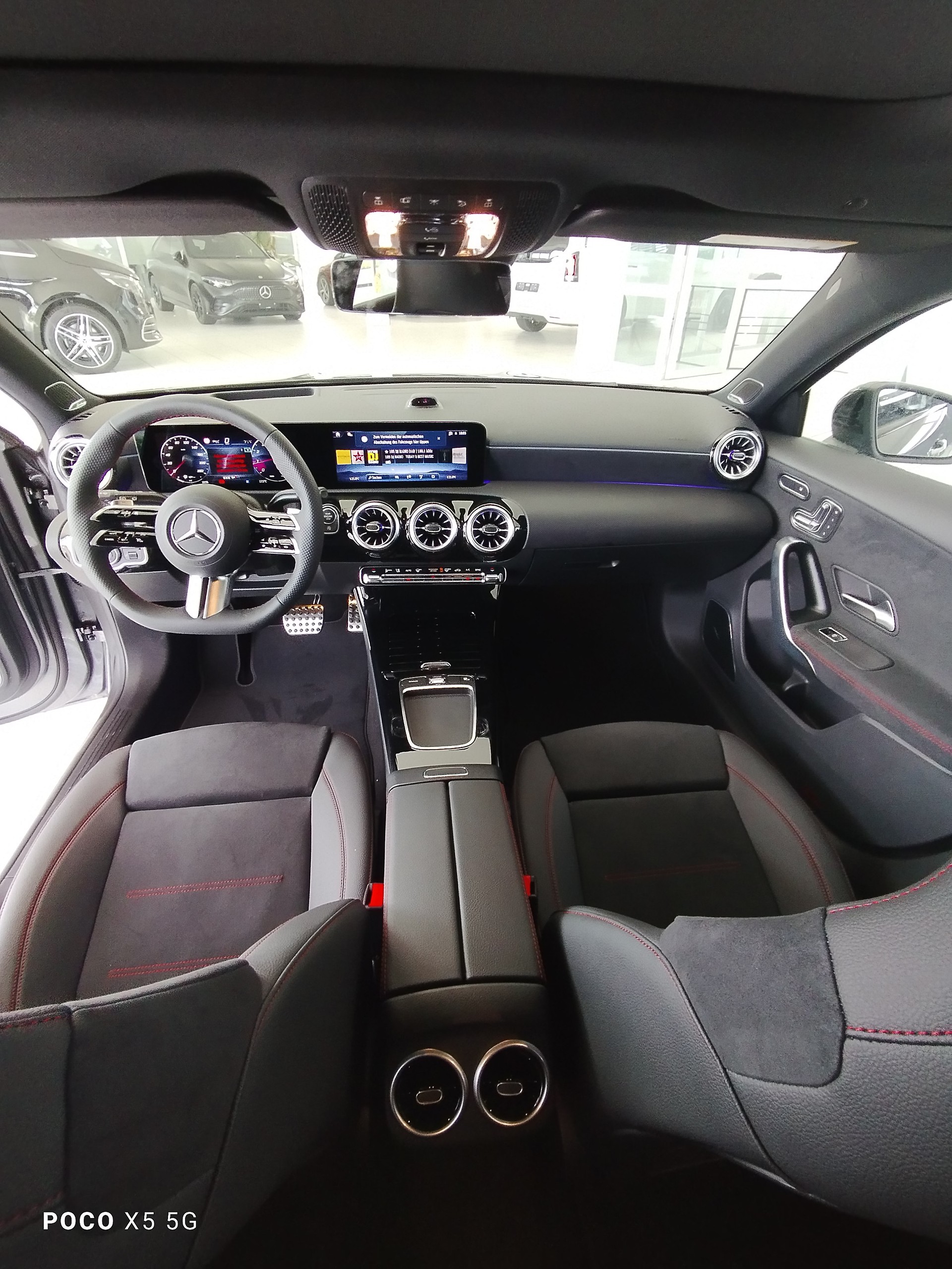 MERCEDES-BENZ A 200 Kompaktlimousine Night Star - 10