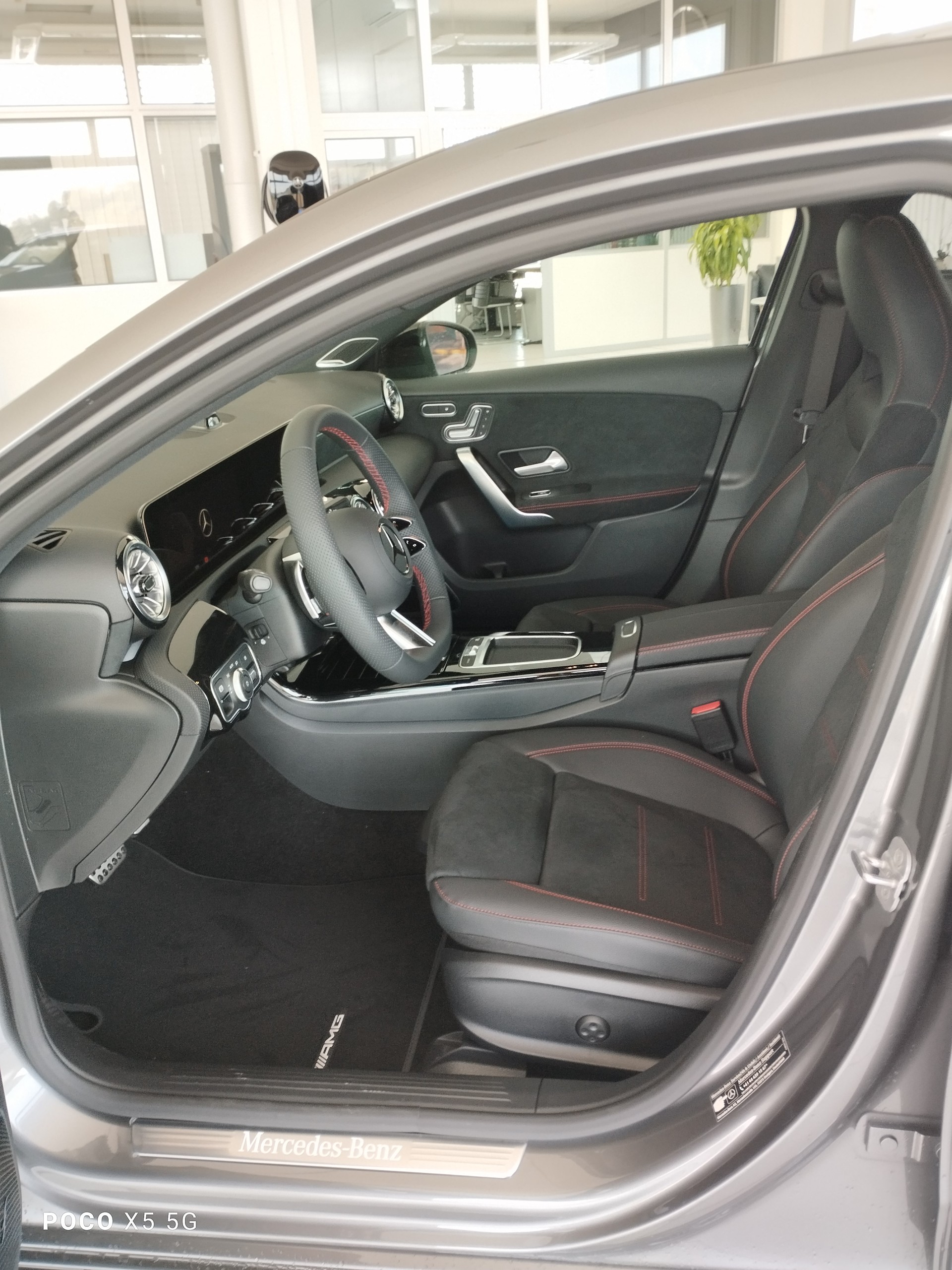 MERCEDES-BENZ A 200 Kompaktlimousine Night Star - 6