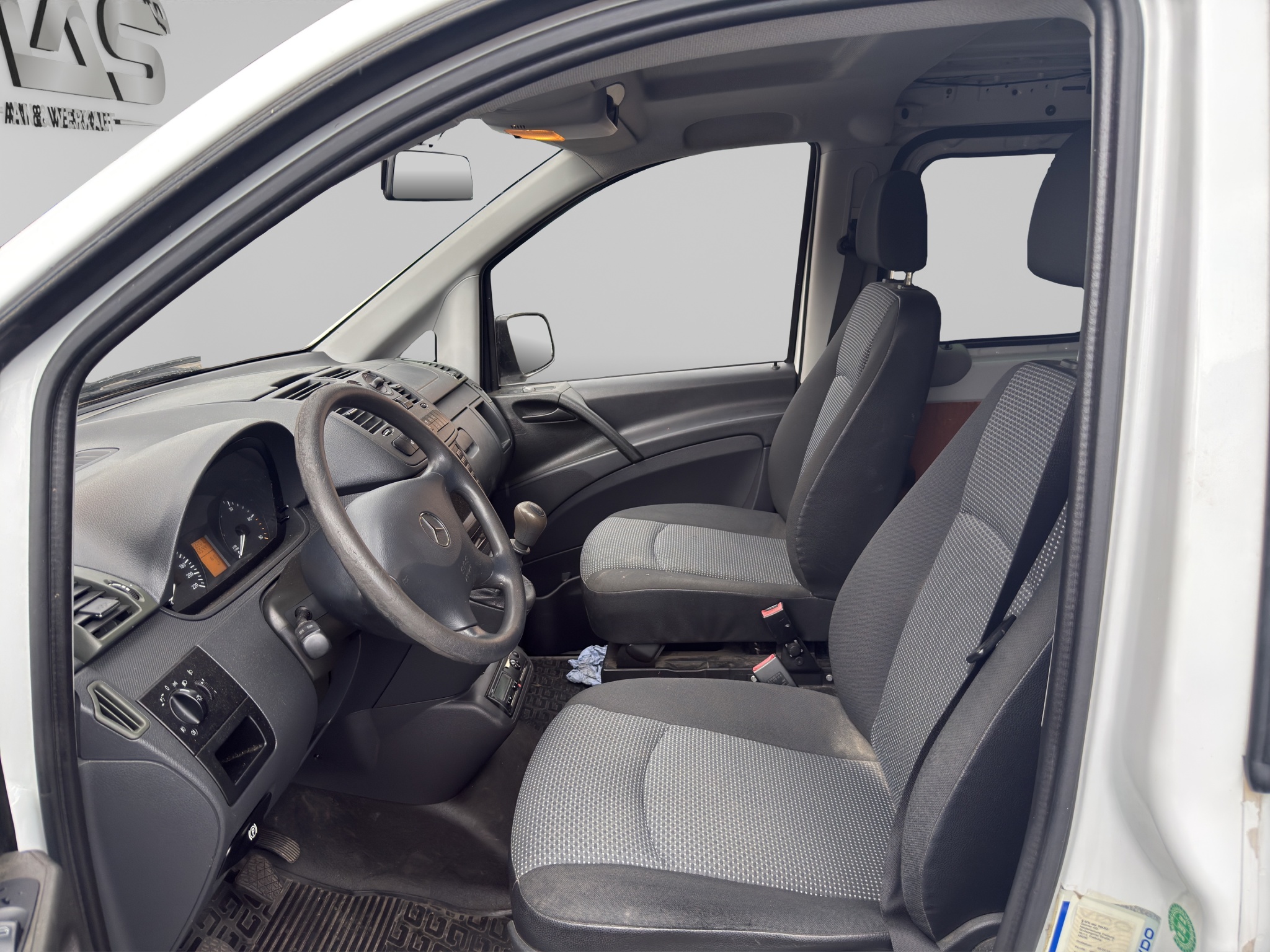 MERCEDES-BENZ VITO 8