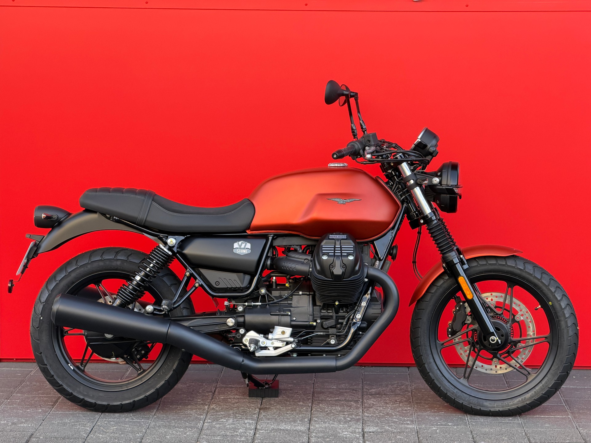 MOTO GUZZI V7 IV 850 Stone - 1
