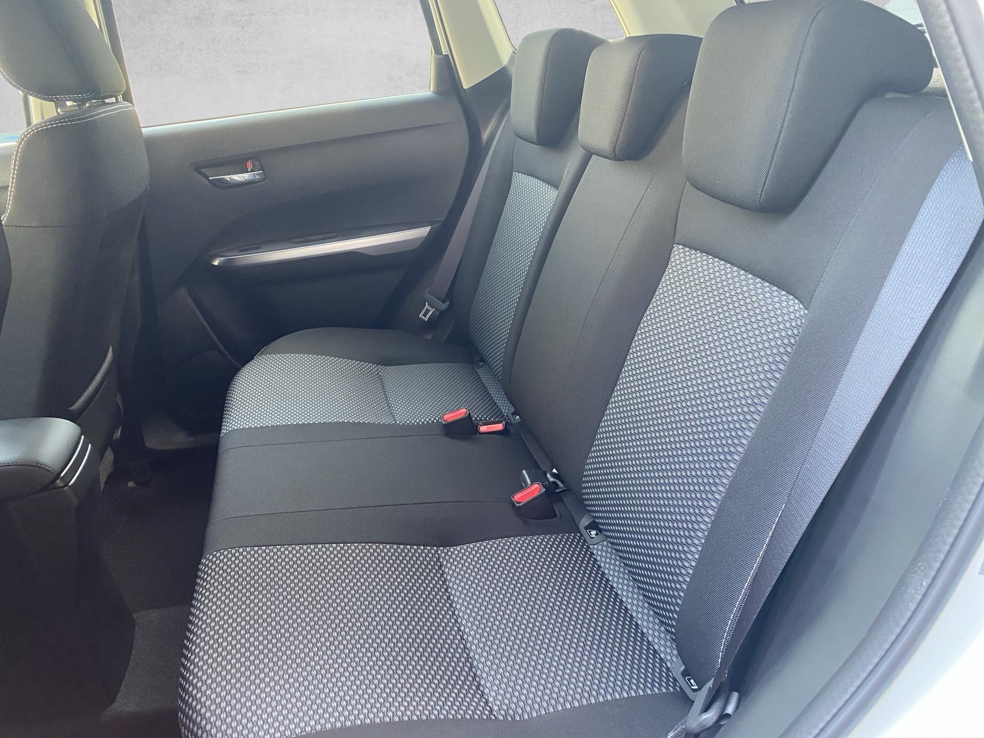 SUZUKI Vitara 1.4 Boosterjet Compact + 4x4 Hybrid Automatic - 11