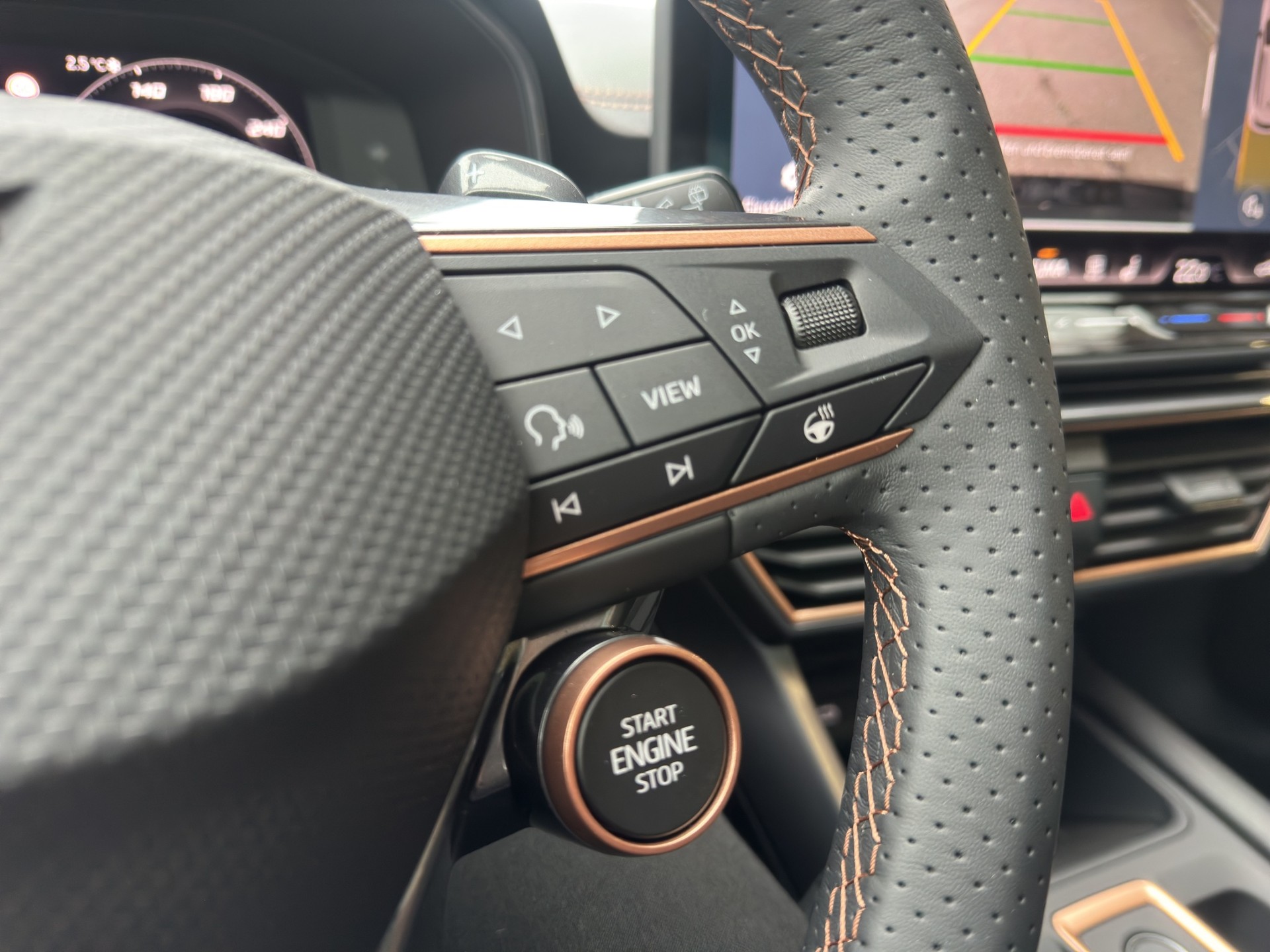 CUPRA Formentor 2.0TSI VZ 4Drive DSG Sky Sennheiser - 29