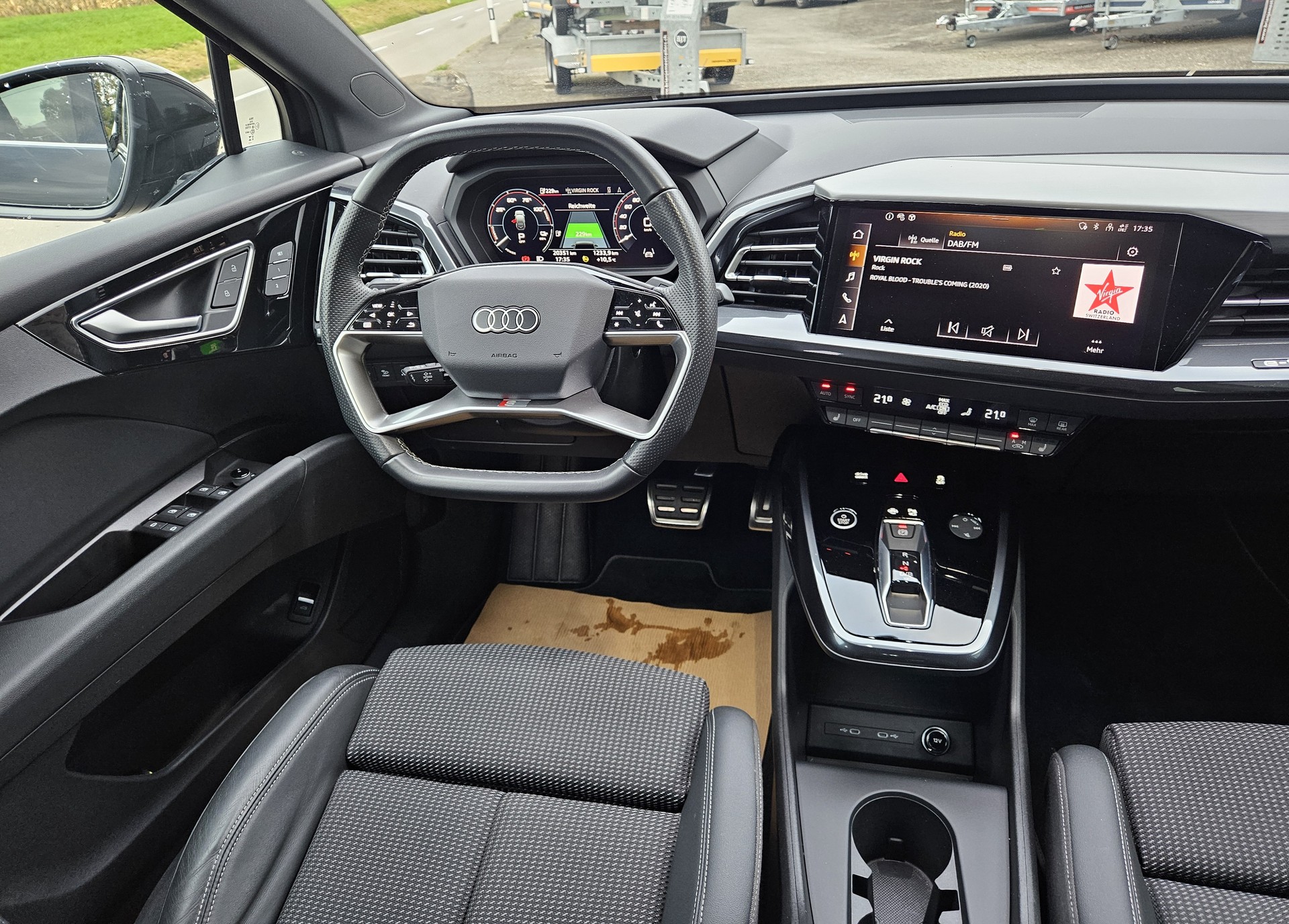 AUDI Q4 Sportback e-tron 50 S-Line quattro Modell 2024 mit Anhängerkupplung - 17