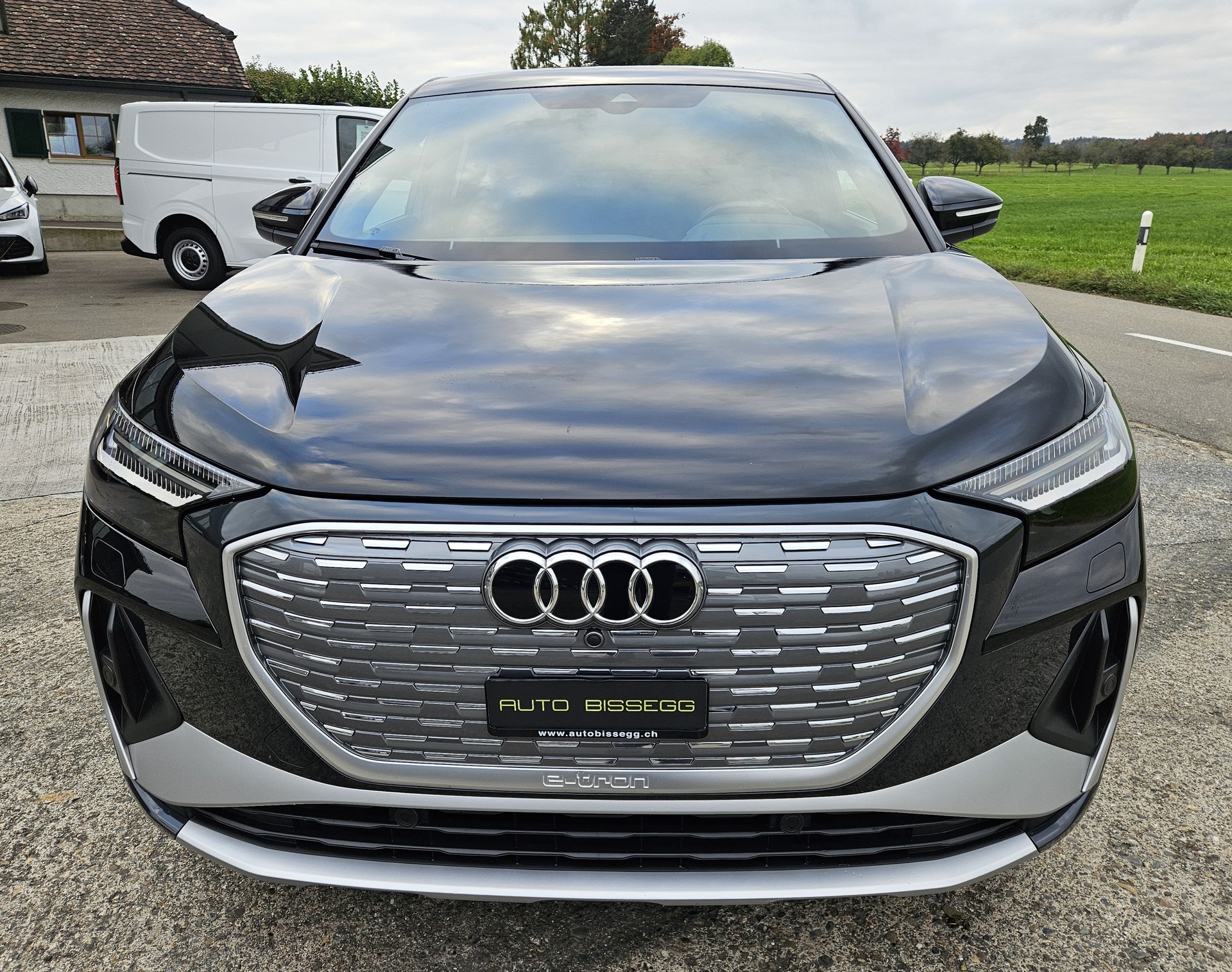 AUDI Q4 Sportback e-tron 50 S-Line quattro Modell 2024 mit Anhängerkupplung - 2