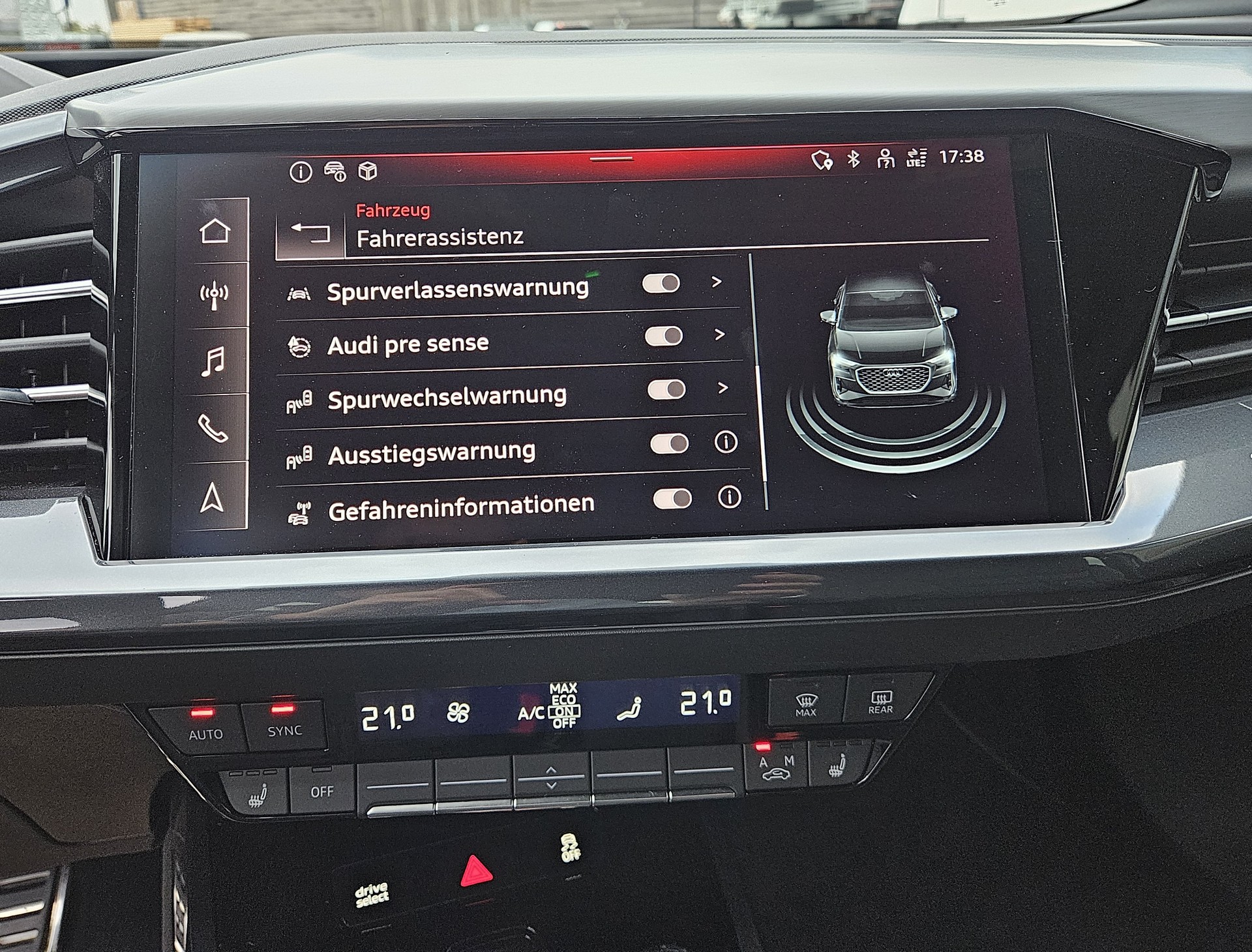 AUDI Q4 Sportback e-tron 50 S-Line quattro Modell 2024 mit Anhängerkupplung - 26