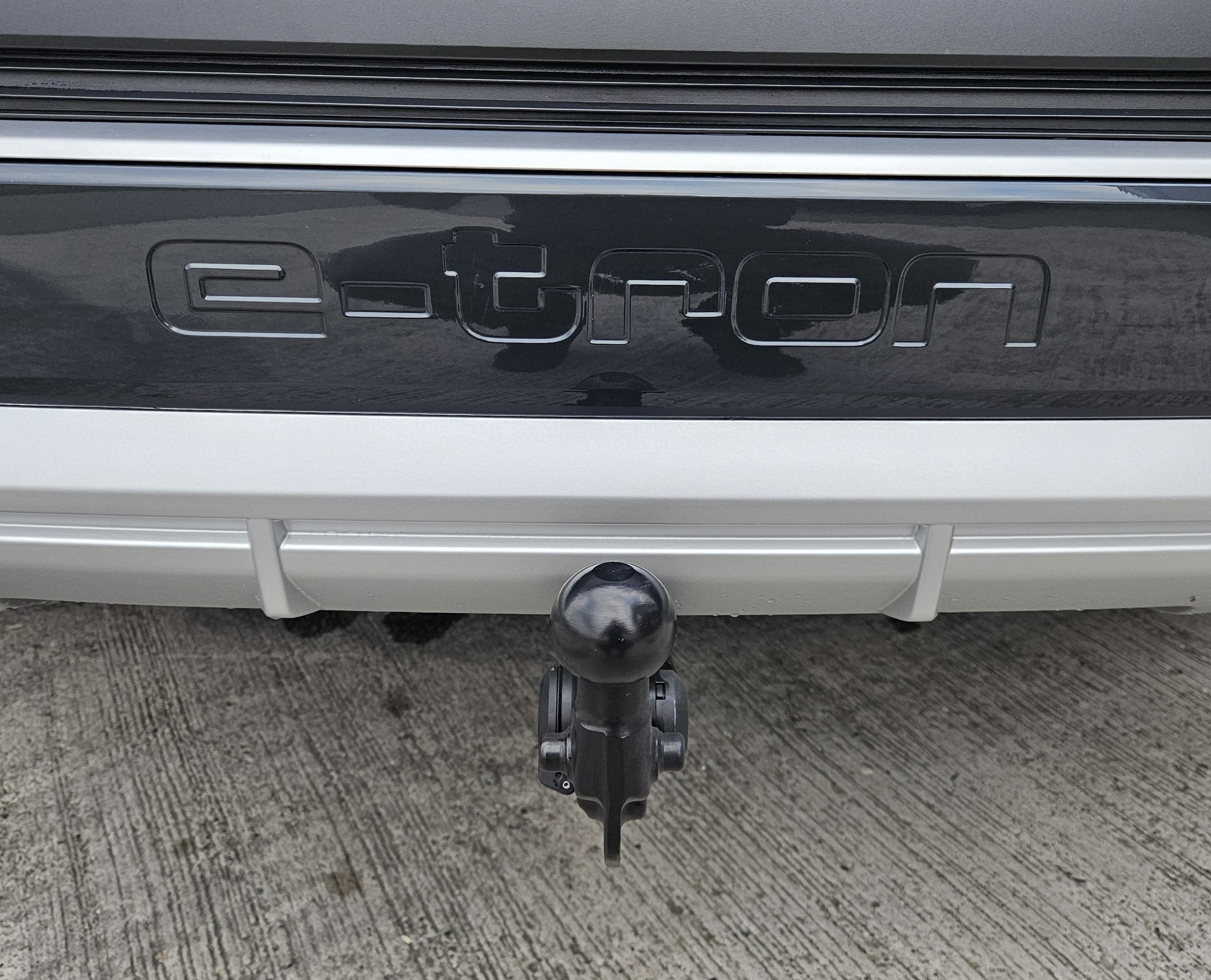 AUDI Q4 Sportback e-tron 50 S-Line quattro Modell 2024 mit Anhängerkupplung - 9