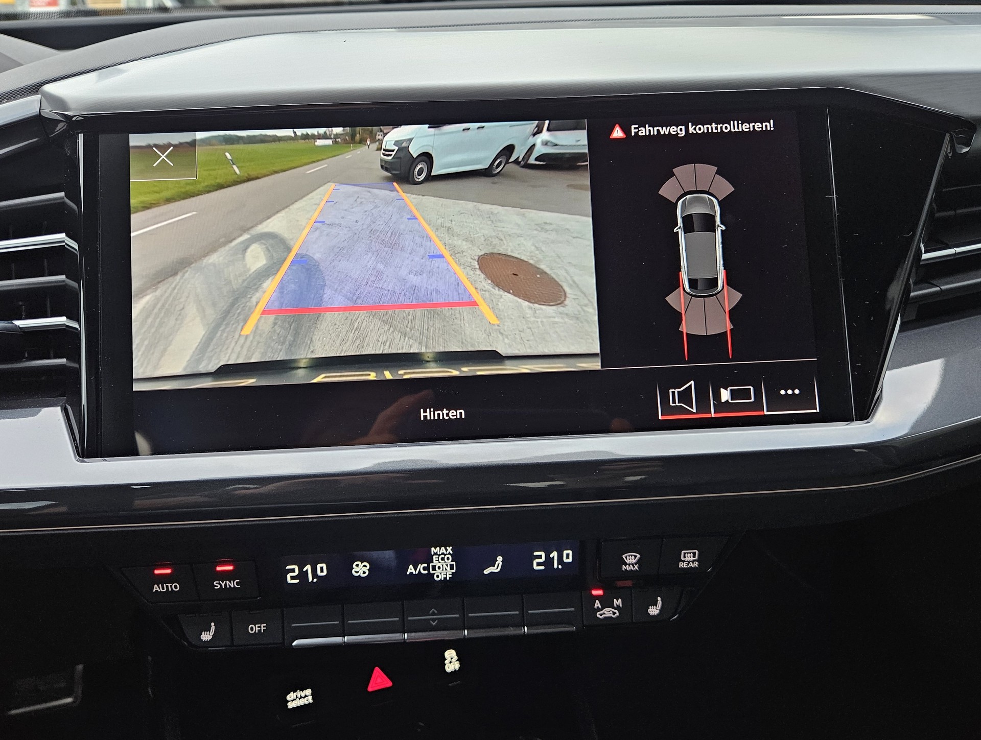 AUDI Q4 Sportback e-tron 50 S-Line quattro Modell 2024 mit Anhängerkupplung - 22