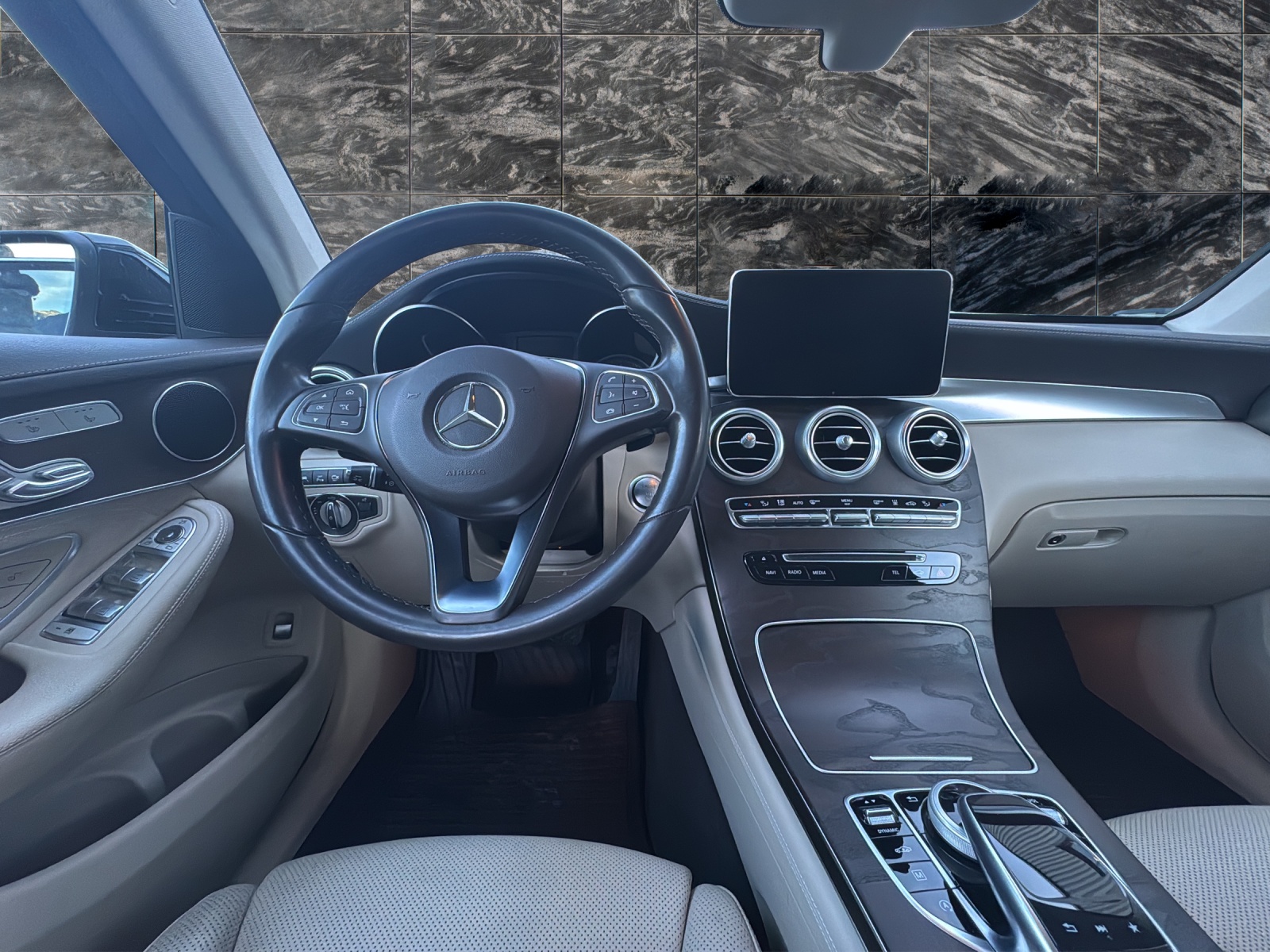 MERCEDES-BENZ GLC 300 4Matic AMG Line 9G-Tronic - 12