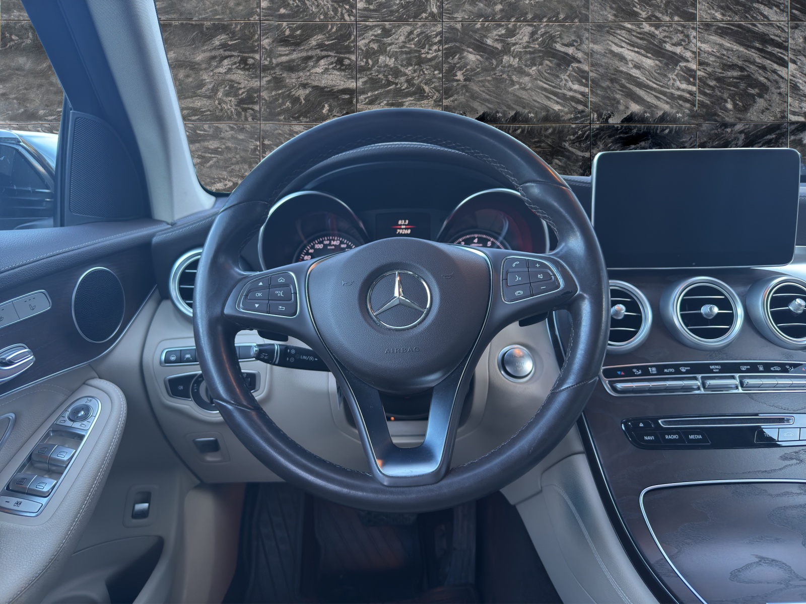 MERCEDES-BENZ GLC 300 4Matic AMG Line 9G-Tronic - 13