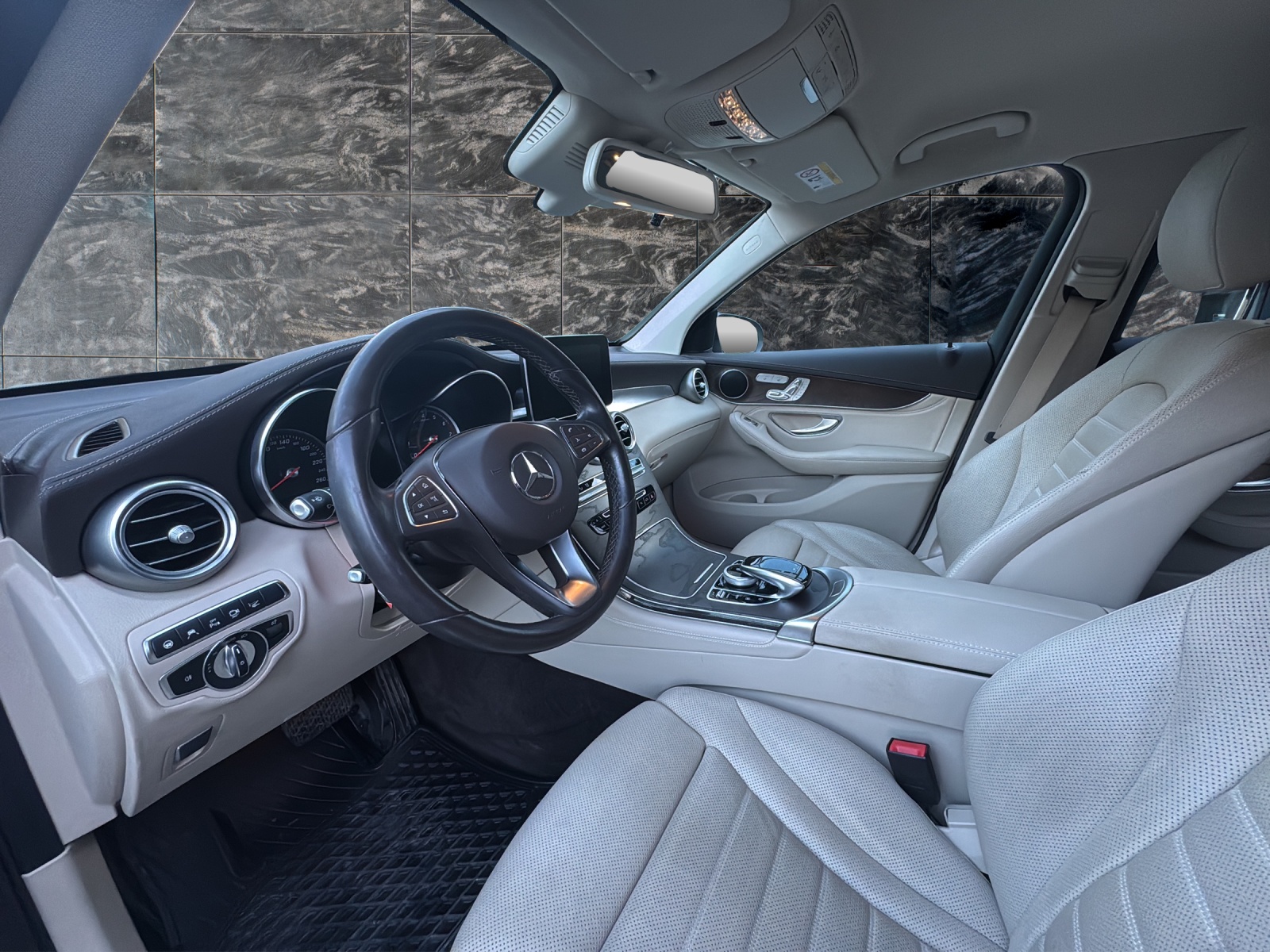 MERCEDES-BENZ GLC 300 4Matic AMG Line 9G-Tronic - 10