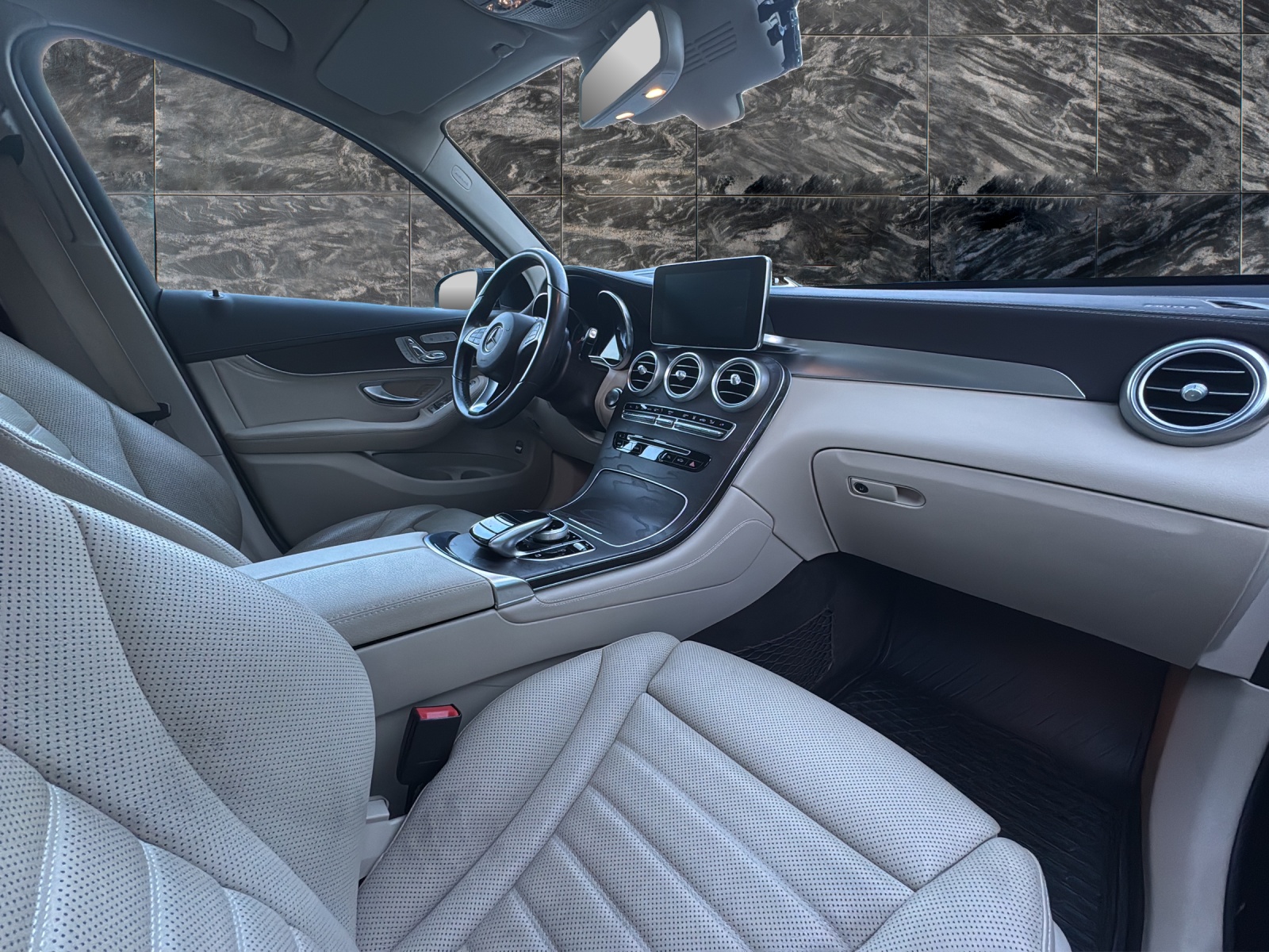 MERCEDES-BENZ GLC 300 4Matic AMG Line 9G-Tronic - 14