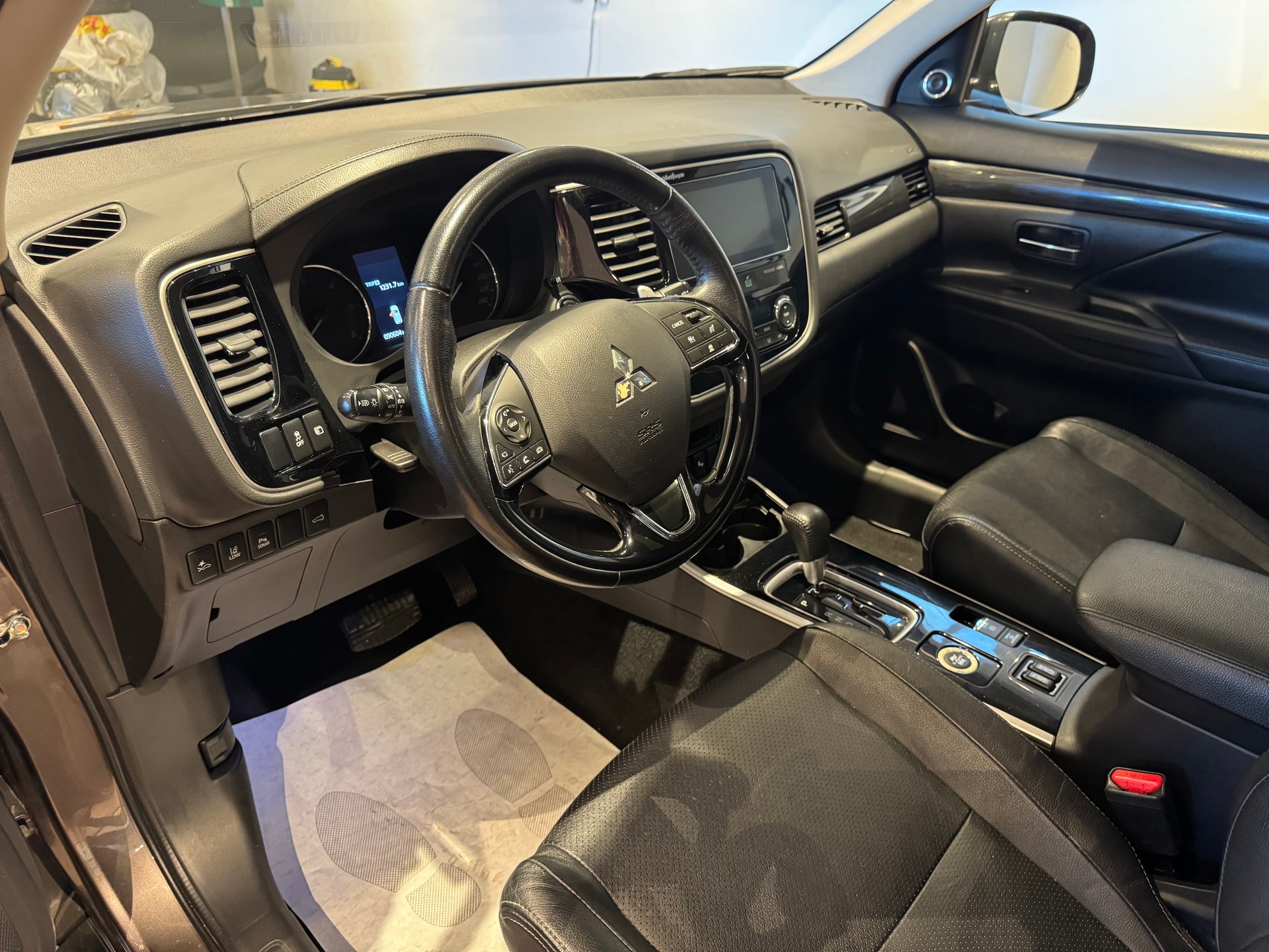 MITSUBISHI Outlander 2.2 DID Diamond Anniversary - 12