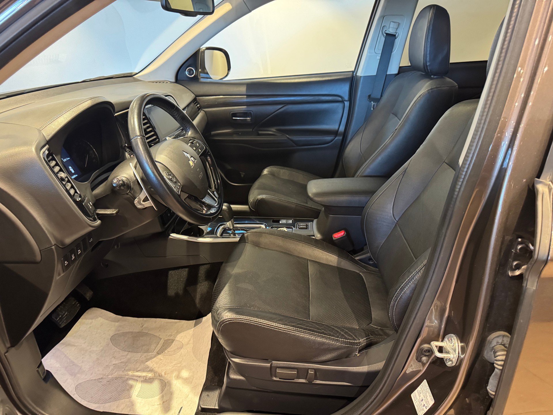 MITSUBISHI Outlander 2.2 DID Diamond Anniversary - 11