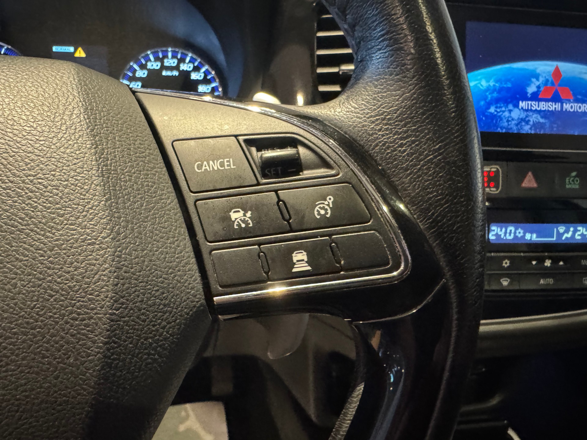 MITSUBISHI Outlander 2.2 DID Diamond Anniversary - 16