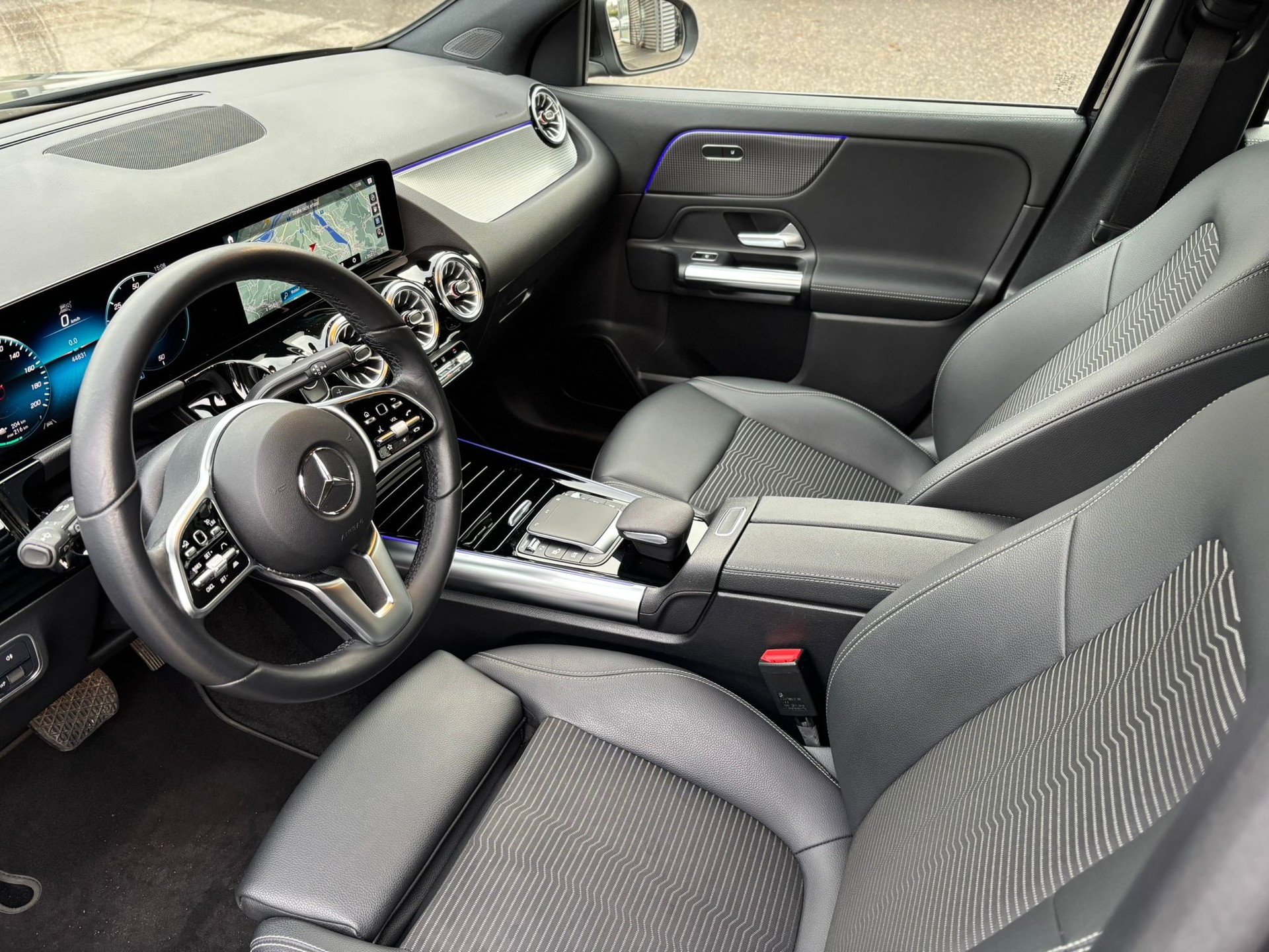 MERCEDES-BENZ EQA 300 4Matic Progressive - 5