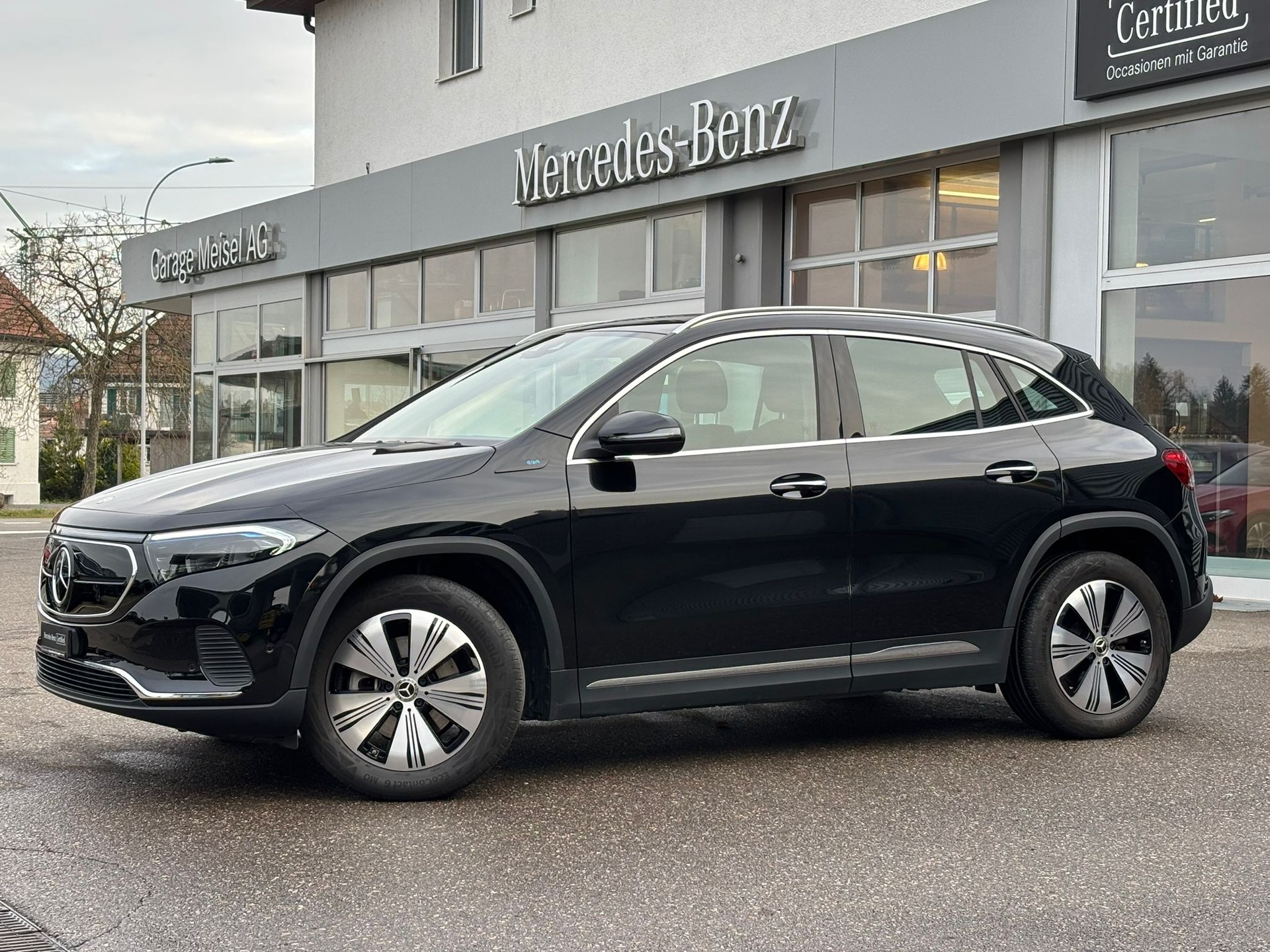 MERCEDES-BENZ EQA 300 4Matic Progressive