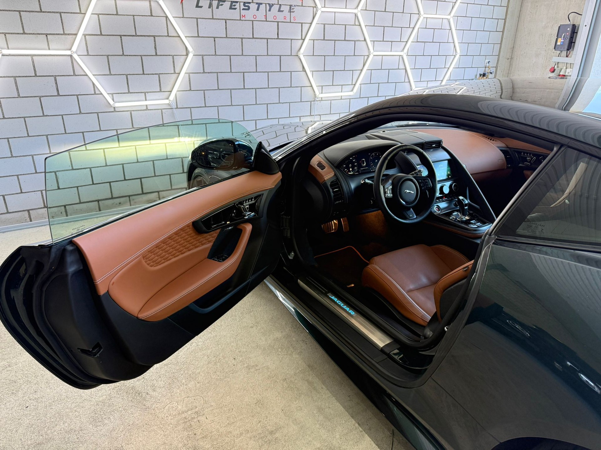 JAGUAR F-Type Coupé 5.0 V8 R75 Automatik AWD - 5