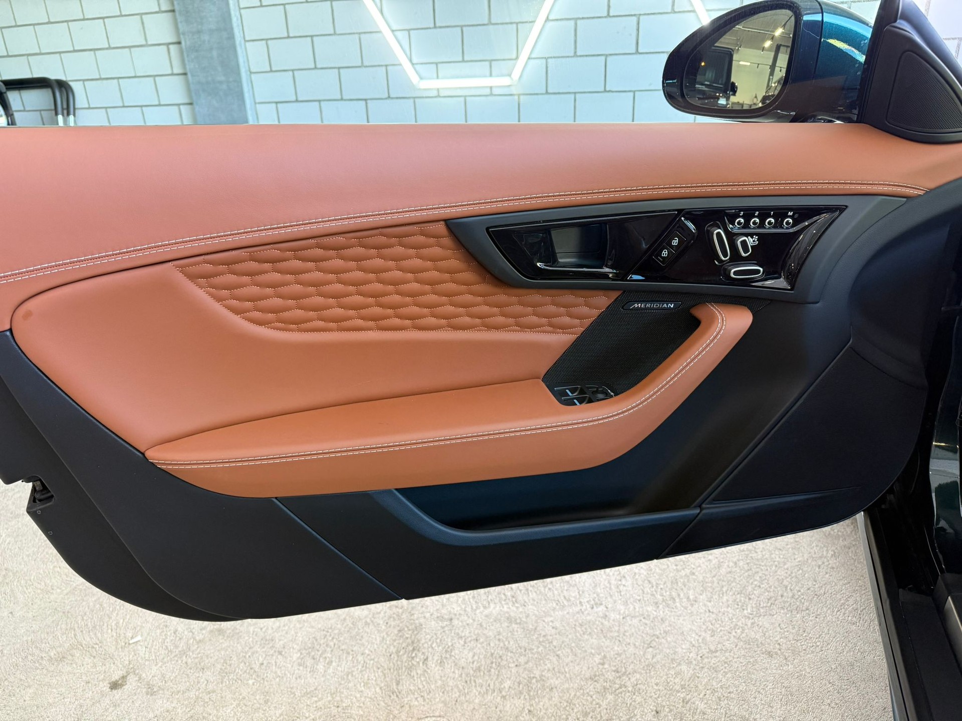 JAGUAR F-Type Coupé 5.0 V8 R75 Automatik AWD - 6