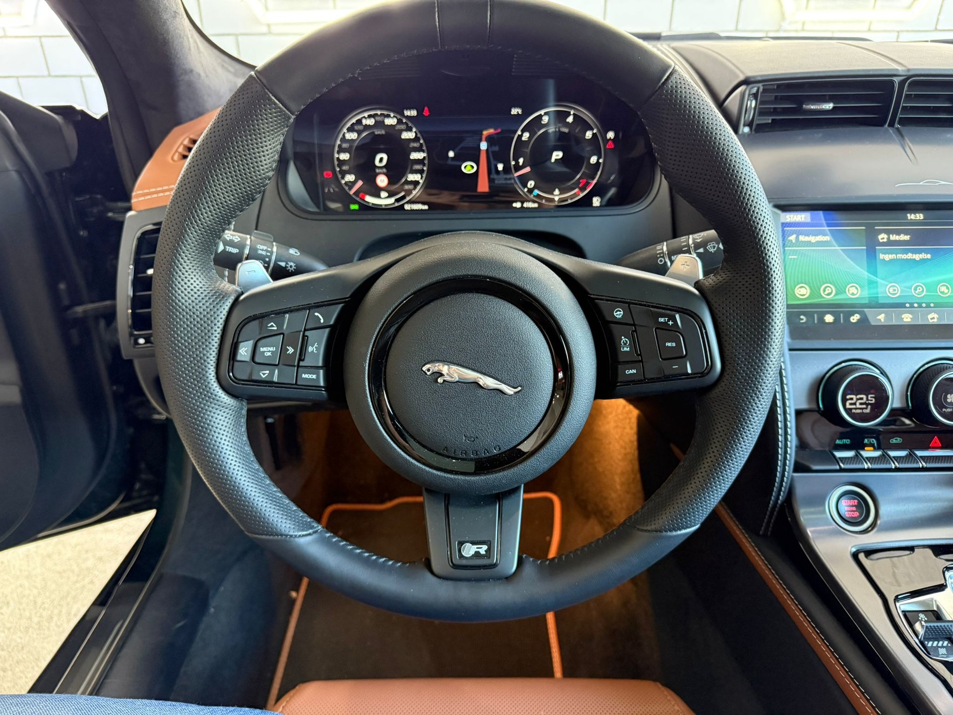 JAGUAR F-Type Coupé 5.0 V8 R75 Automatik AWD - 8
