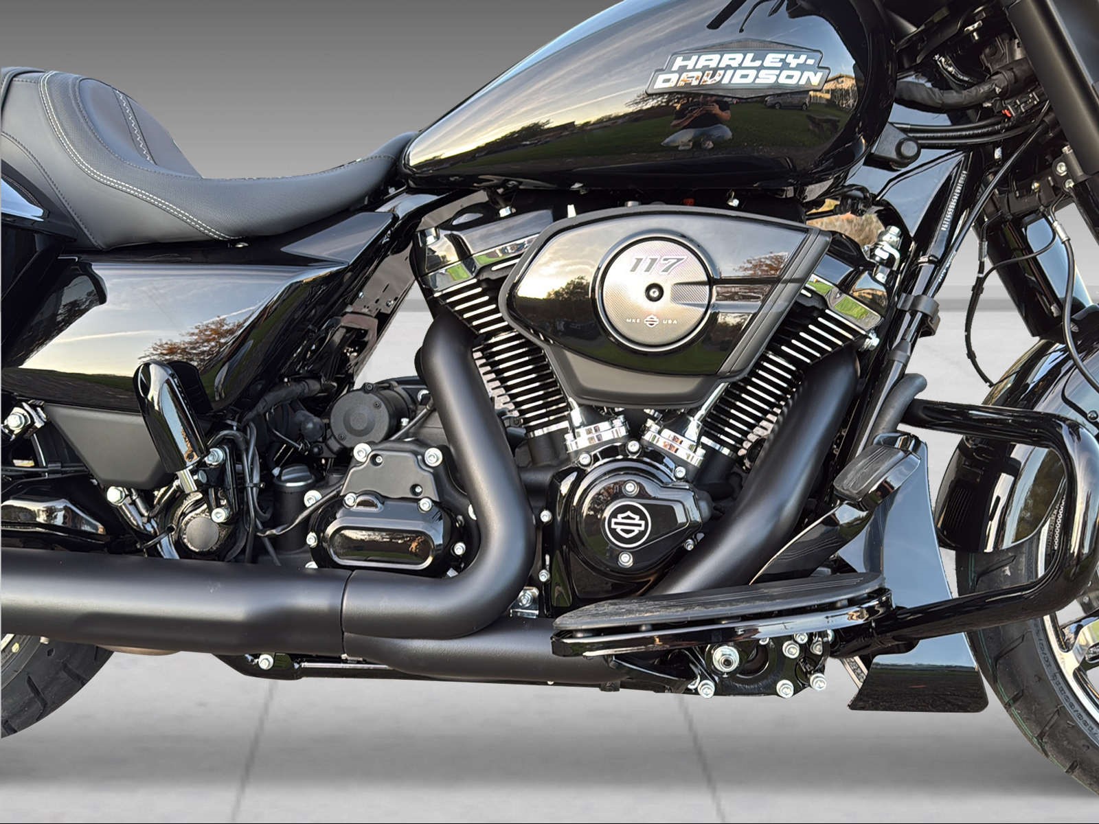 HARLEY-DAVIDSON FLHX Street Glide Black Finish 117 - 5