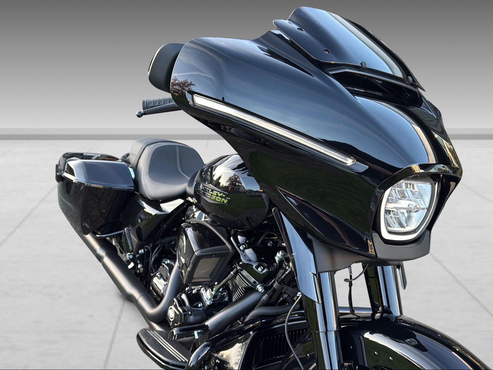 HARLEY-DAVIDSON FLHX Street Glide Black Finish 117 - 9