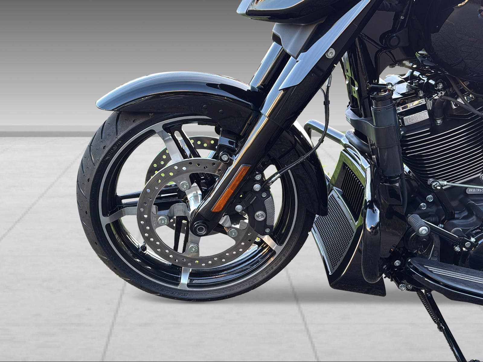 HARLEY-DAVIDSON FLHX Street Glide Black Finish 117 - 6