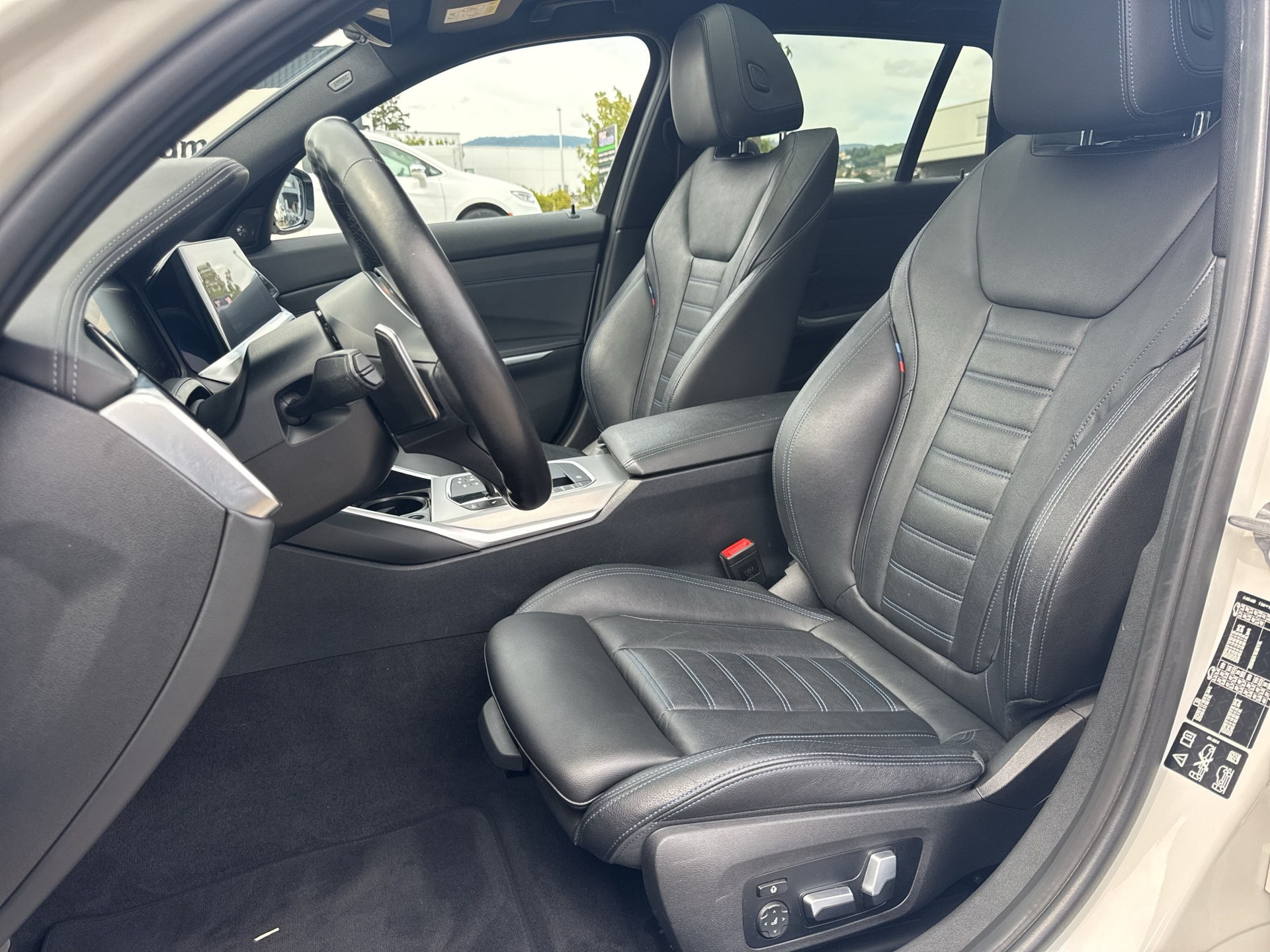 BMW 330d xDrive 48V Touring M Sport Steptronic - 10