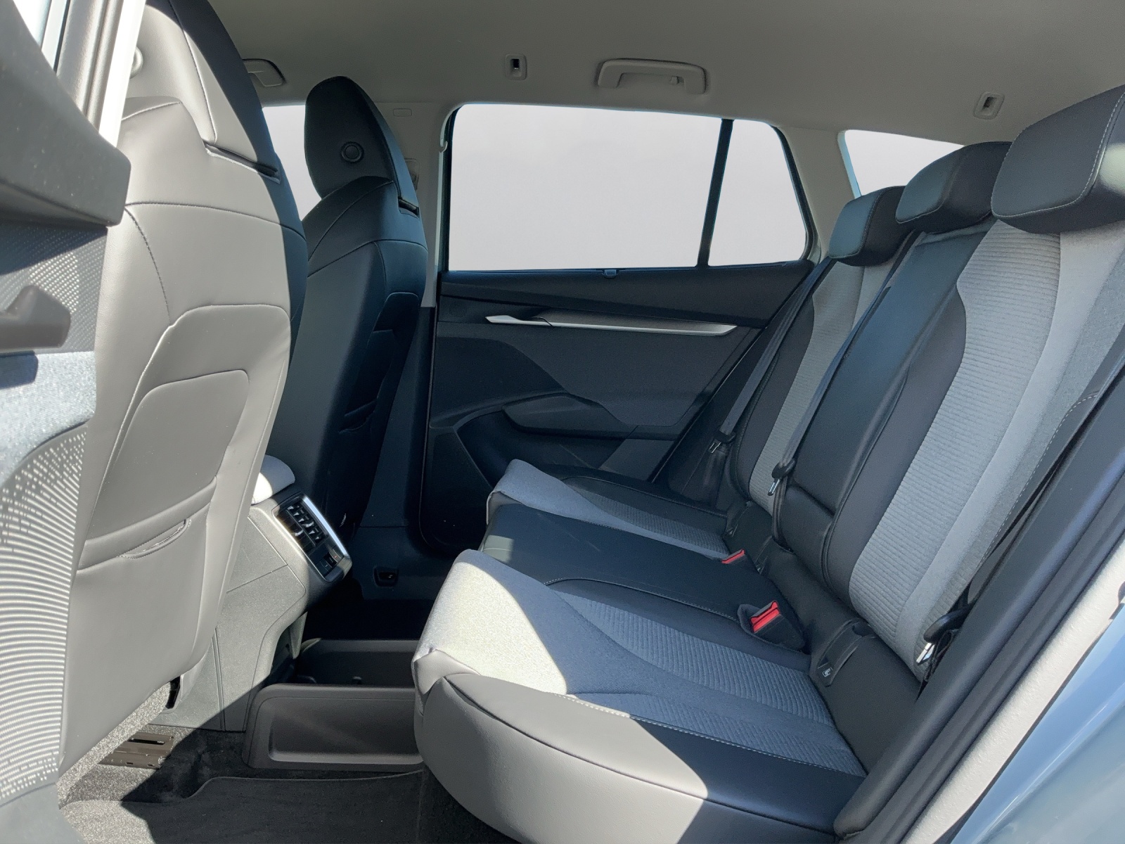 SKODA Enyaq 85x Dynamic 4x4 - 11