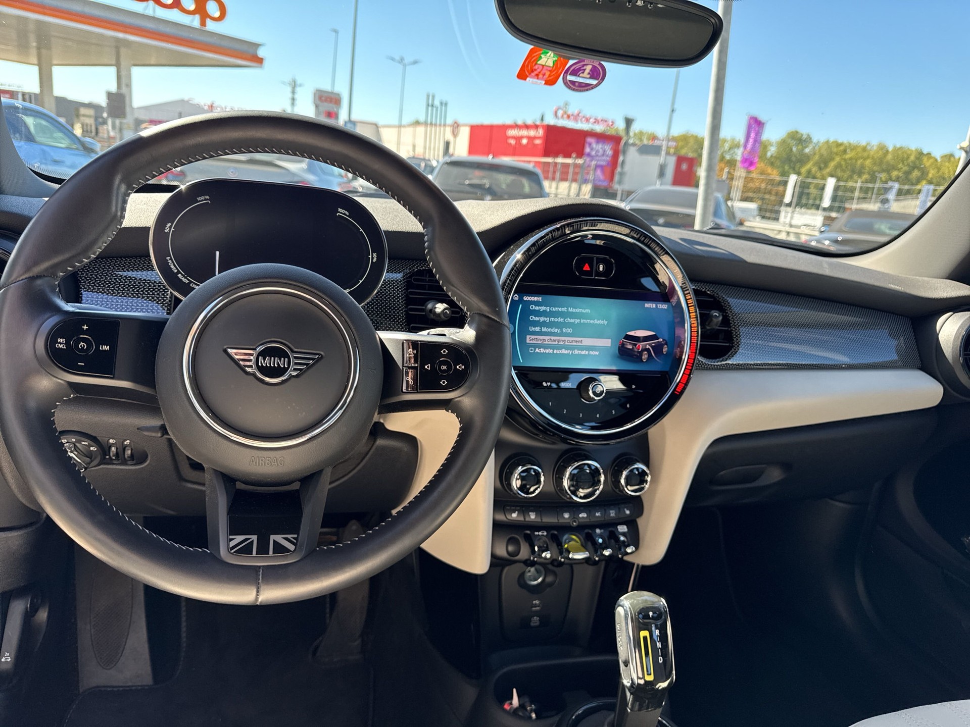 MINI Cooper SE - 12