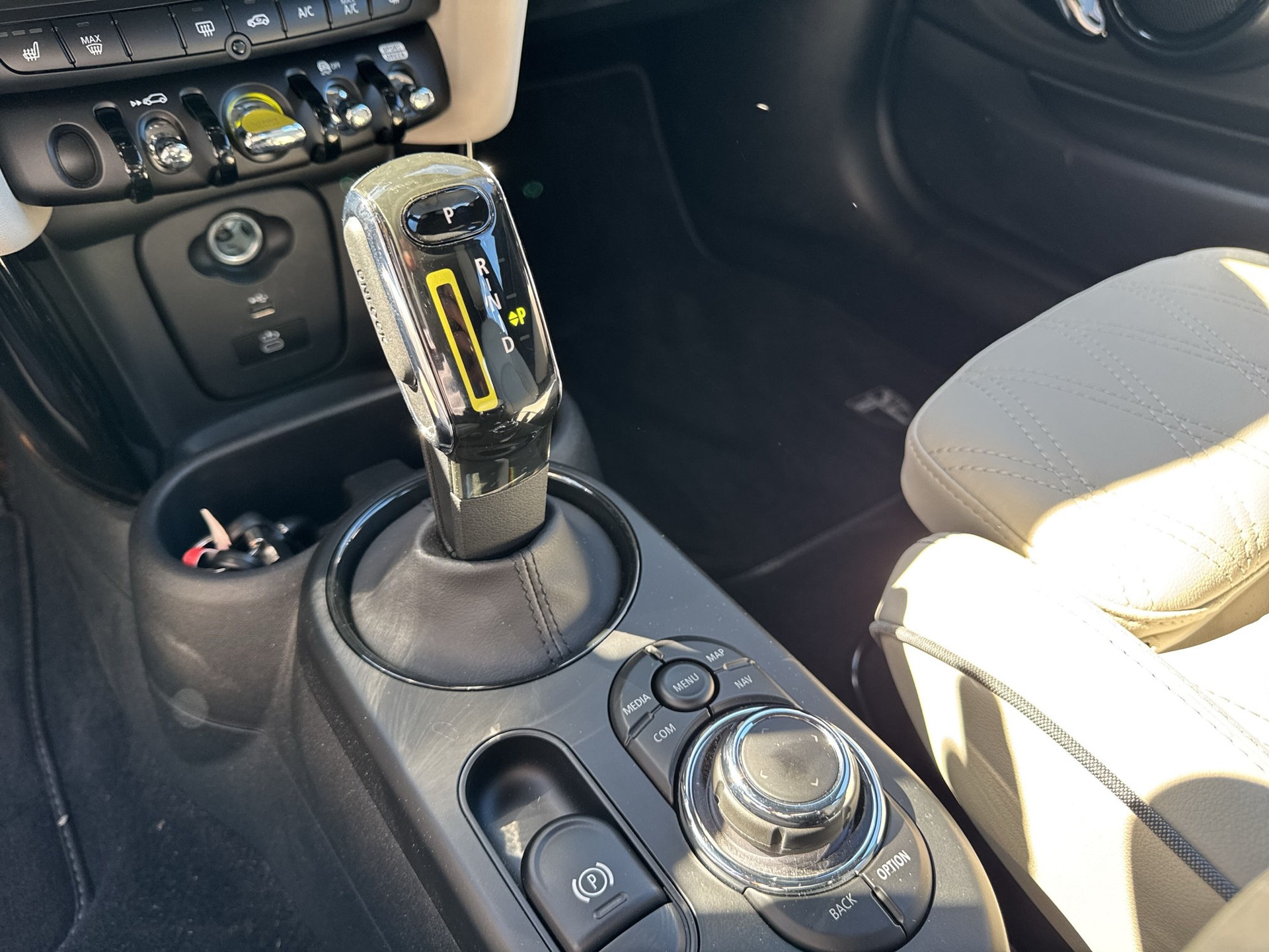 MINI Cooper SE - 13