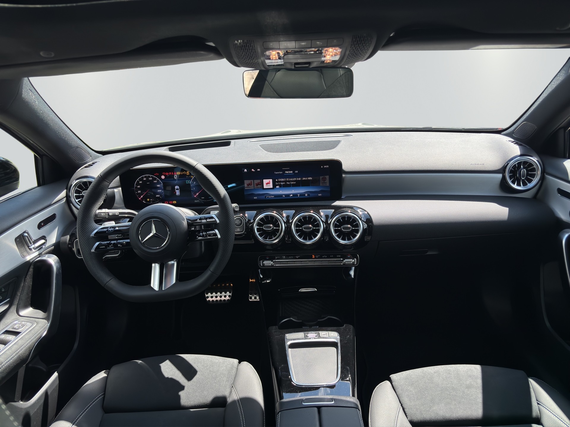 MERCEDES-BENZ A 220 4Matic 8G-DCT - 10