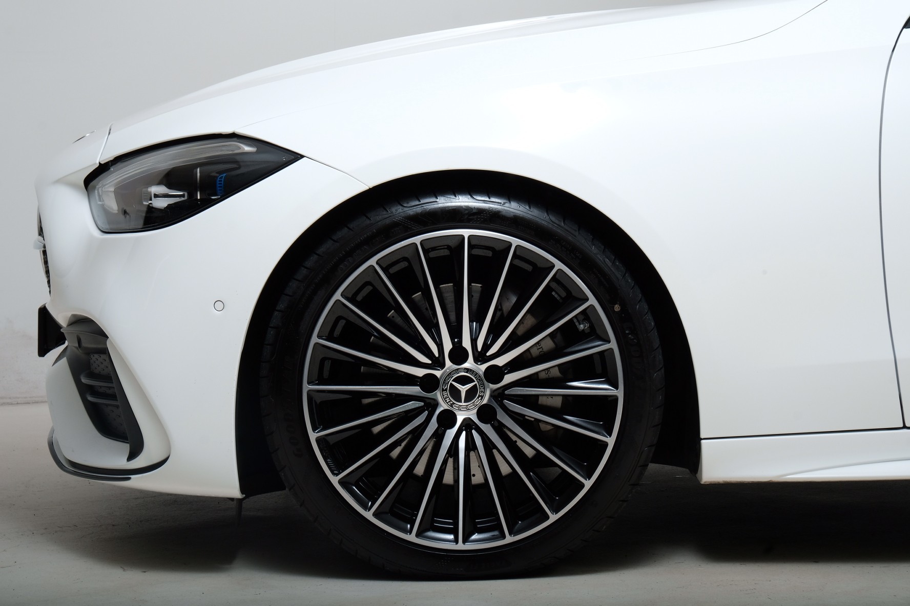 MERCEDES-BENZ C 300 4Matic AMG Line - 3