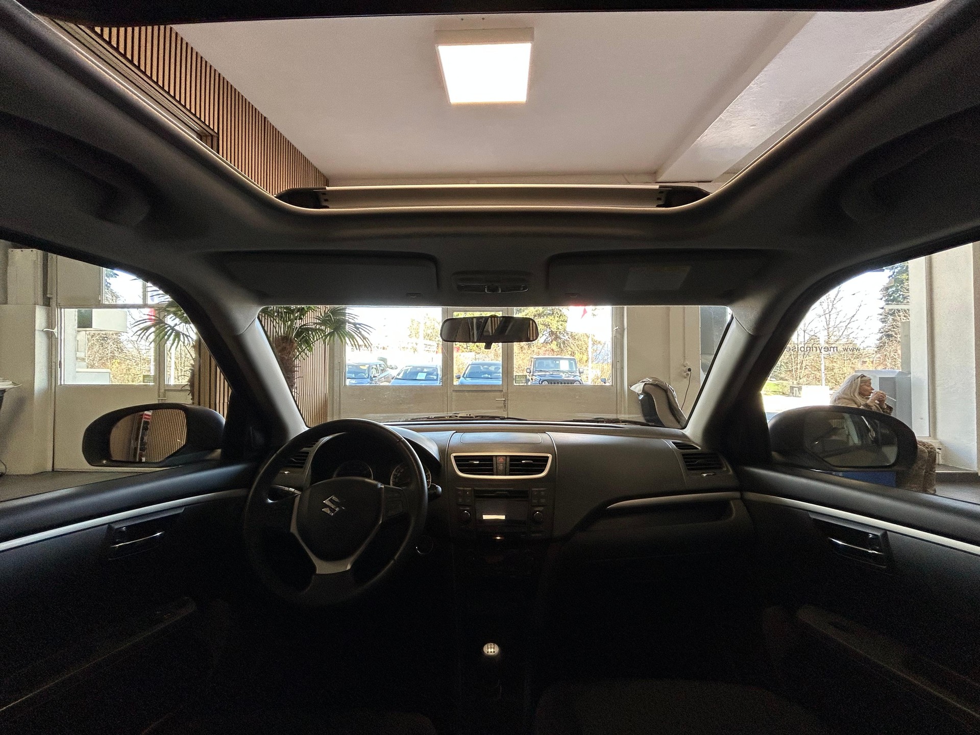 SUZUKI Swift 1.2 GL Top Indigo S/S - 9