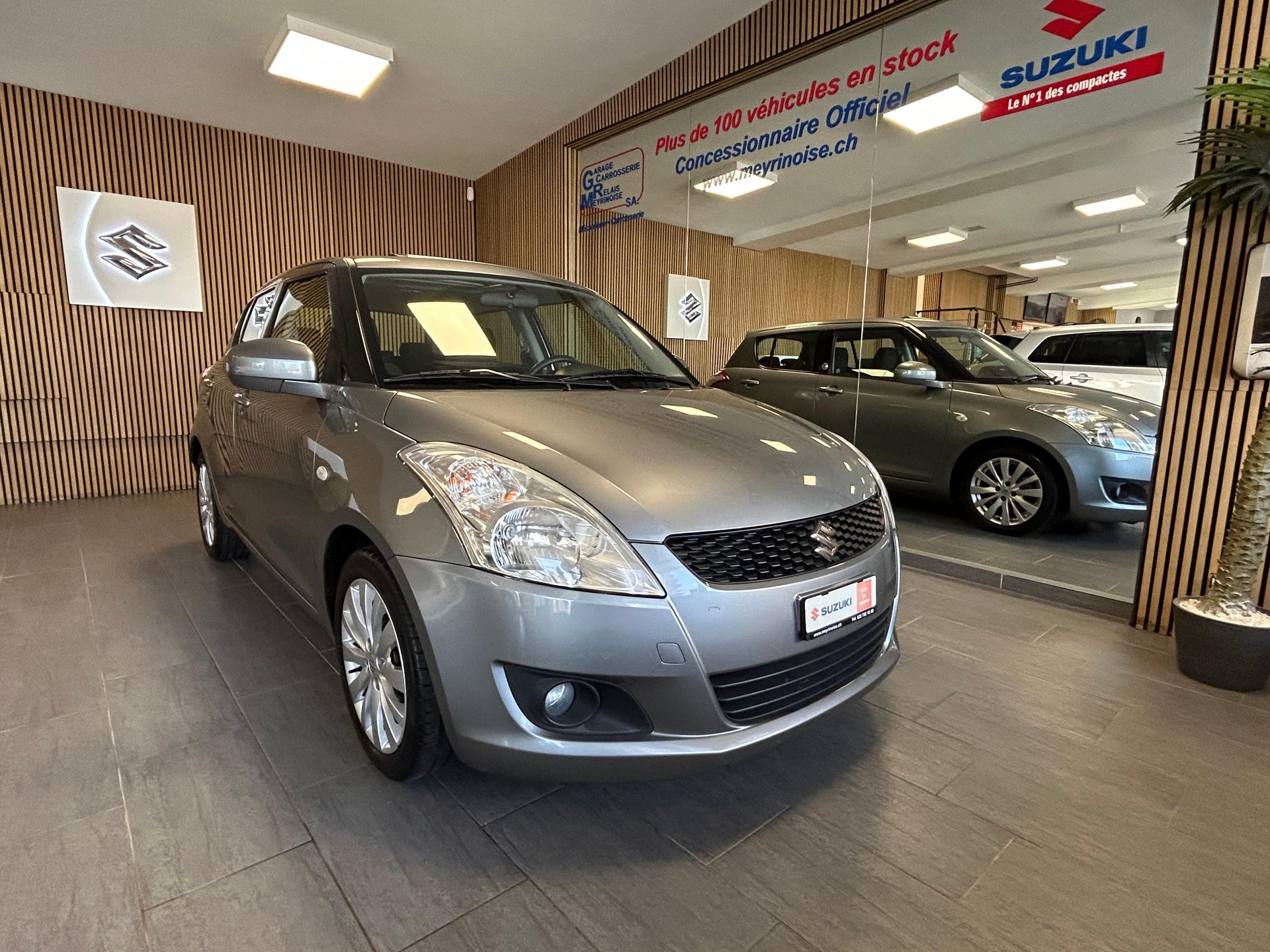 SUZUKI Swift 1.2 GL Top Indigo S/S - 3